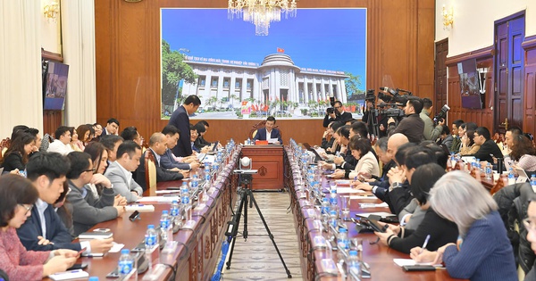 Ngân hàng Nhà nước họp khẩn với các ngân hàng sau chỉ đạo nóng của Thủ tướng