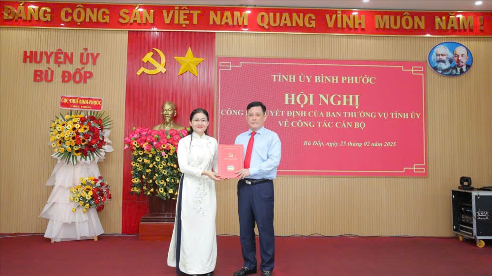 &Ocirc;ng Đặng H&agrave; Giang l&agrave;m B&iacute; thư huyện ủy B&ugrave; Đốp- Ảnh 1.