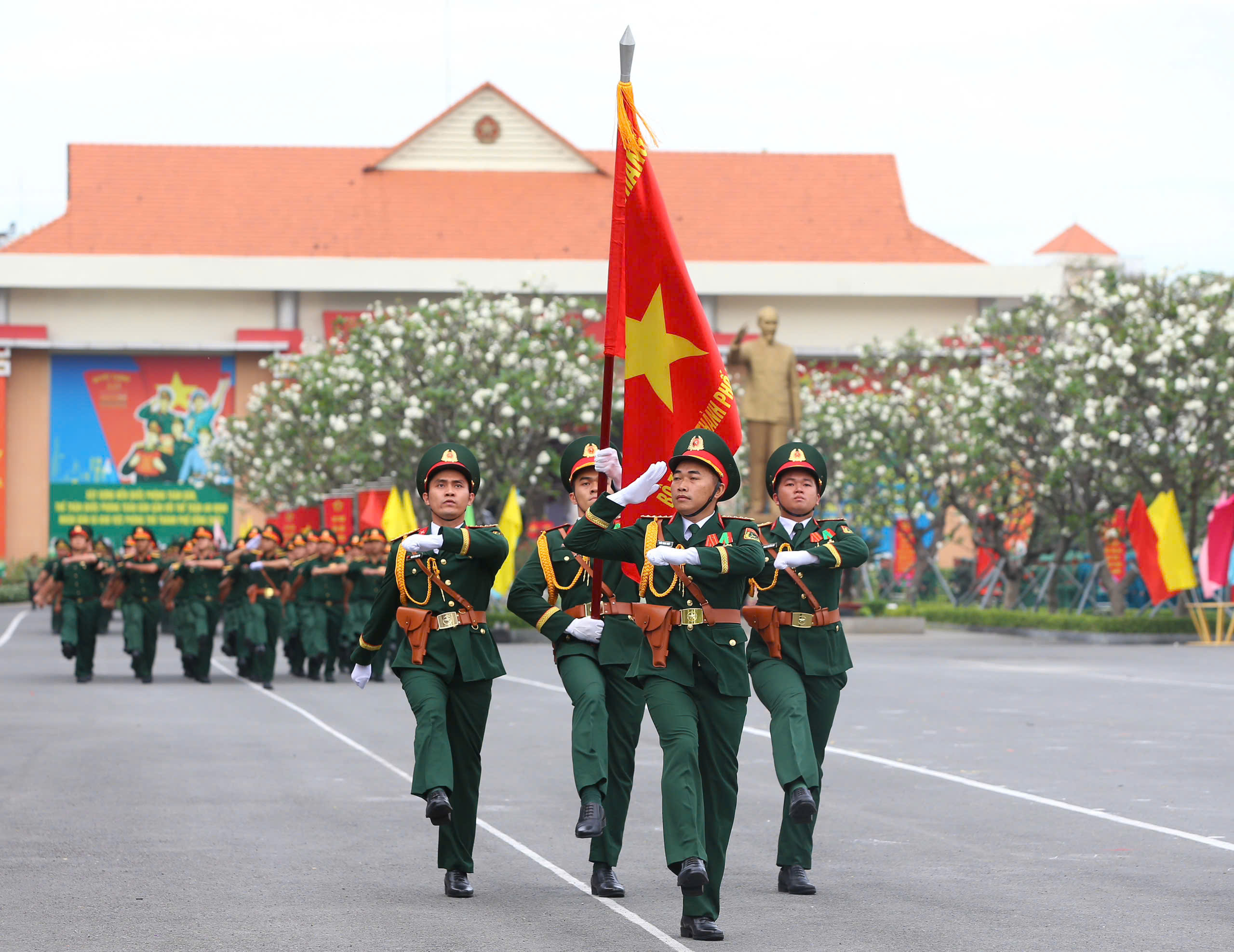 H&igrave;nh ảnh h&agrave;o h&ugrave;ng của Lực lượng vũ trang TP HCM trong lễ ra qu&acirc;n huấn luyện- Ảnh 5.