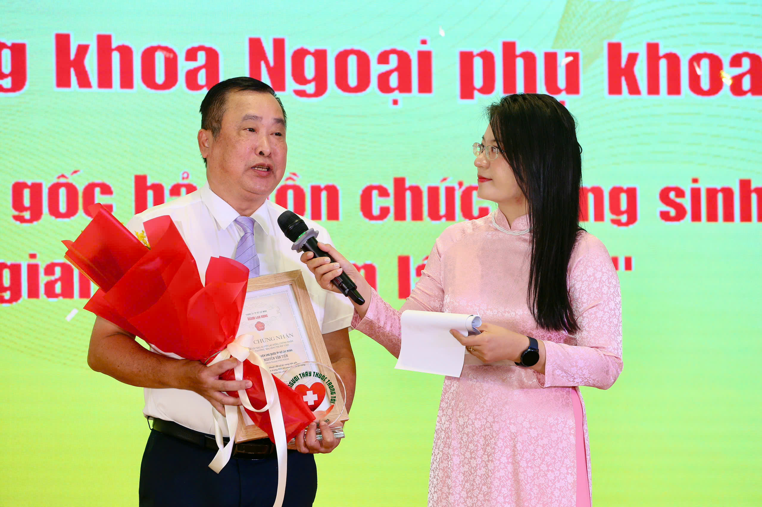 &ldquo;Mai V&agrave;ng tri &acirc;n&rdquo; t&ocirc;n vinh 2 b&aacute;c sĩ v&agrave; tập thể bệnh viện c&oacute; th&agrave;nh tựu lớn trong điều trị- Ảnh 3.
