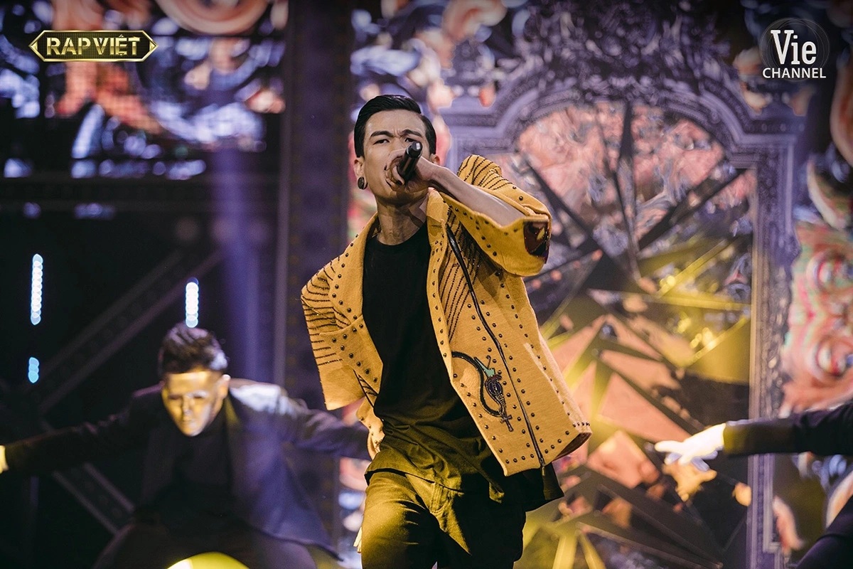 Quán quân Rap Việt Dế Choắt thừa nhận tiêu tan sự nghiệp
- Ảnh 1.