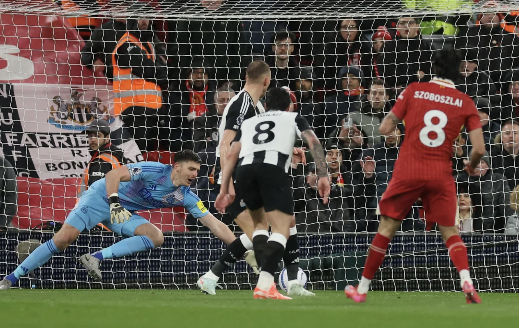 Salah lập đại c&ocirc;ng kiến tạo, Liverpool vững ng&ocirc;i đầu Ngoại hạng Anh- Ảnh 2.