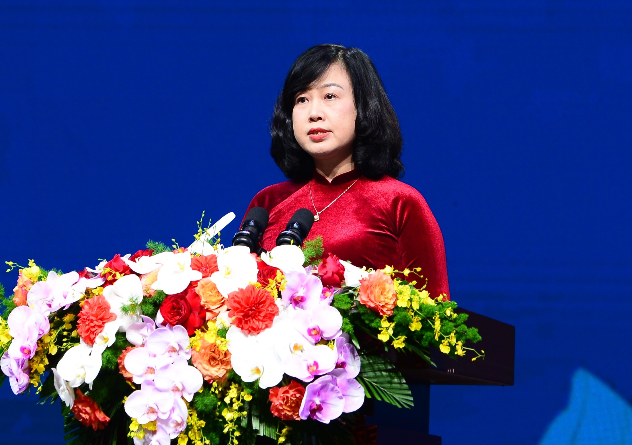 Chủ tịch Quốc hội: Đội ngũ thầy thuốc tạo n&ecirc;n "Bản h&ugrave;ng ca người chiến sĩ &aacute;o trắng"- Ảnh 4.