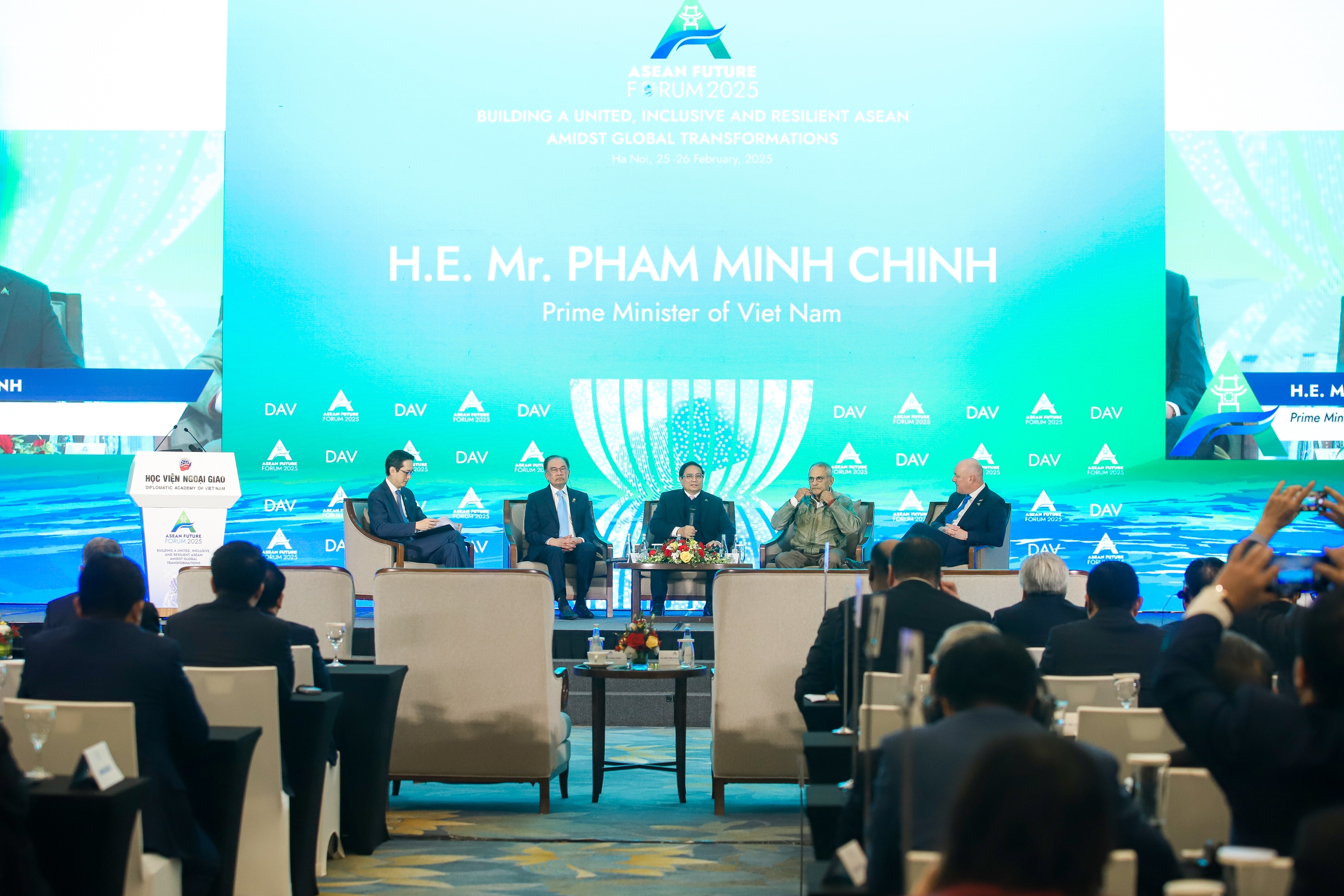 Thủ tướng: C&aacute;c nước phải c&oacute; thực lực để tự chủ chiến lược- Ảnh 12.
