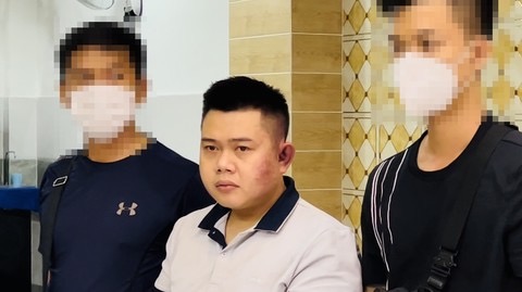 Lời th&uacute; nhận bất ngờ của &ocirc;ng tr&ugrave;m đường d&acirc;y giả danh ng&acirc;n h&agrave;ng để lừa đảo ở TP HCM- Ảnh 1.