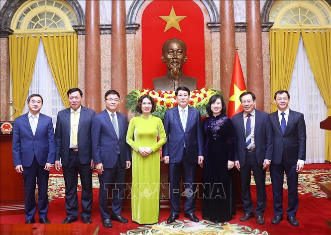 Chủ tịch nước Lương Cường gặp mặt c&aacute; nh&acirc;n ti&ecirc;u biểu ng&agrave;nh y tế- Ảnh 8.