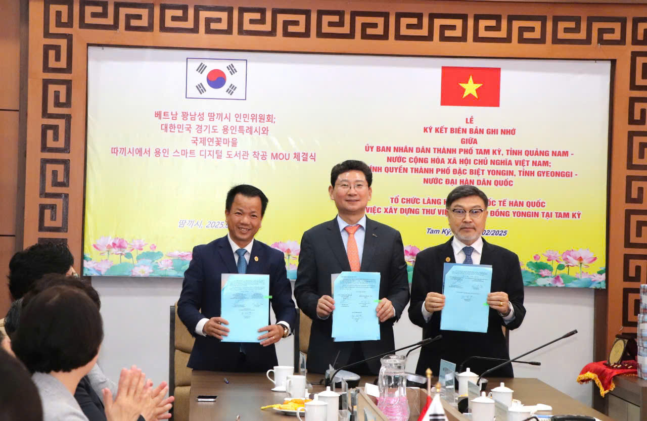 HLV Kim Sang-sik dự hoạt động &yacute; nghĩa tại Quảng Nam- Ảnh 4.
