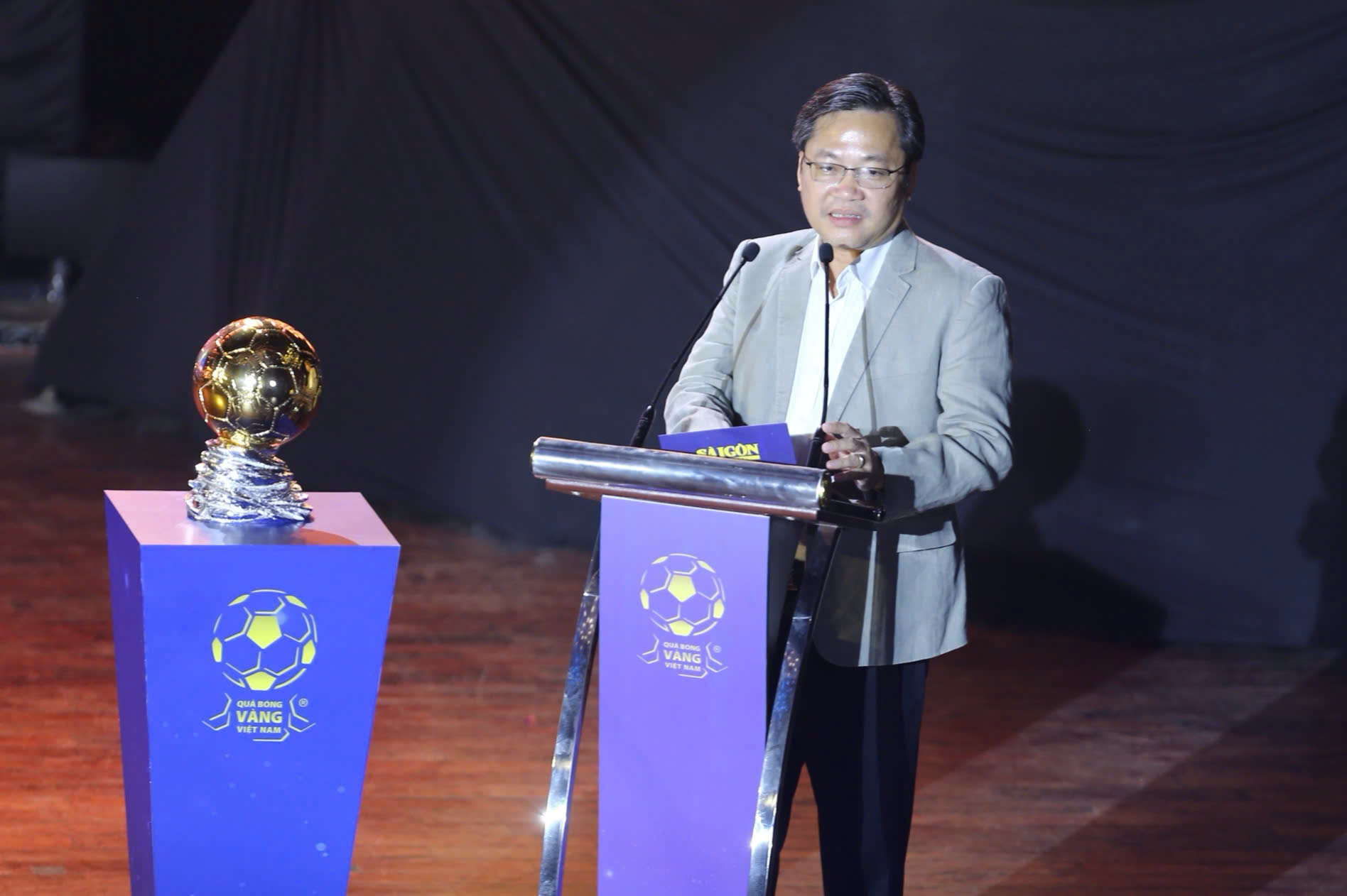 Quả b&oacute;ng v&agrave;ng Việt Nam 2024: Vinh danh Nguyễn Xu&acirc;n Son v&agrave; Trần Thị Th&ugrave;y Trang- Ảnh 8.