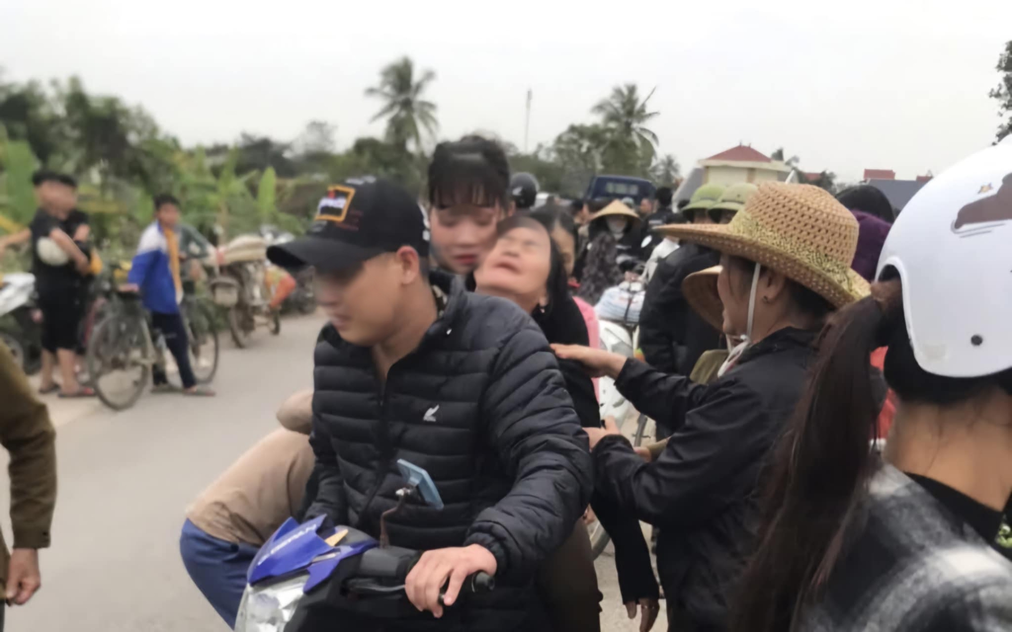 Ra sông Chu chơi, 2 học sinh lớp 6 bị nước cuốn mất tích