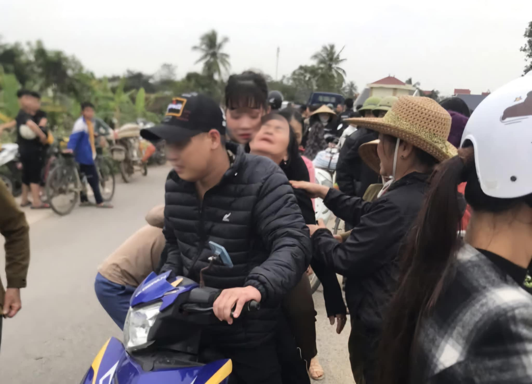 Ra s&ocirc;ng Chu chơi, 2 học sinh lớp 6 bị nước cuốn mất t&iacute;ch- Ảnh 2.