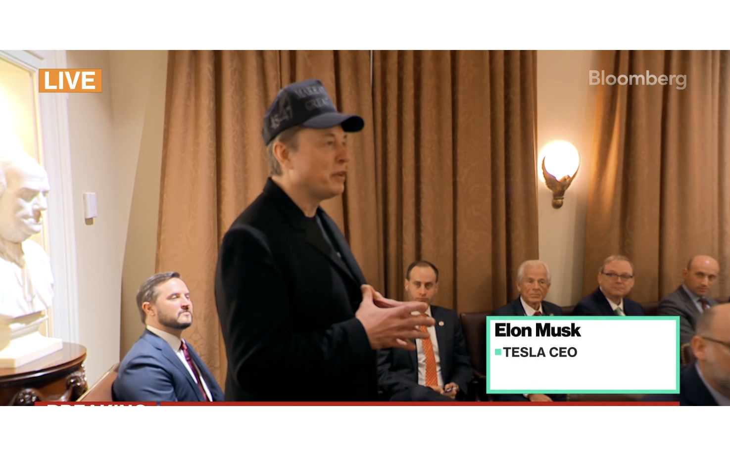 Tổng thống Donald Trump đặc c&aacute;ch tỉ ph&uacute; Elon Musk, ch&iacute;nh phủ Mỹ tiếp tục sa thải 
