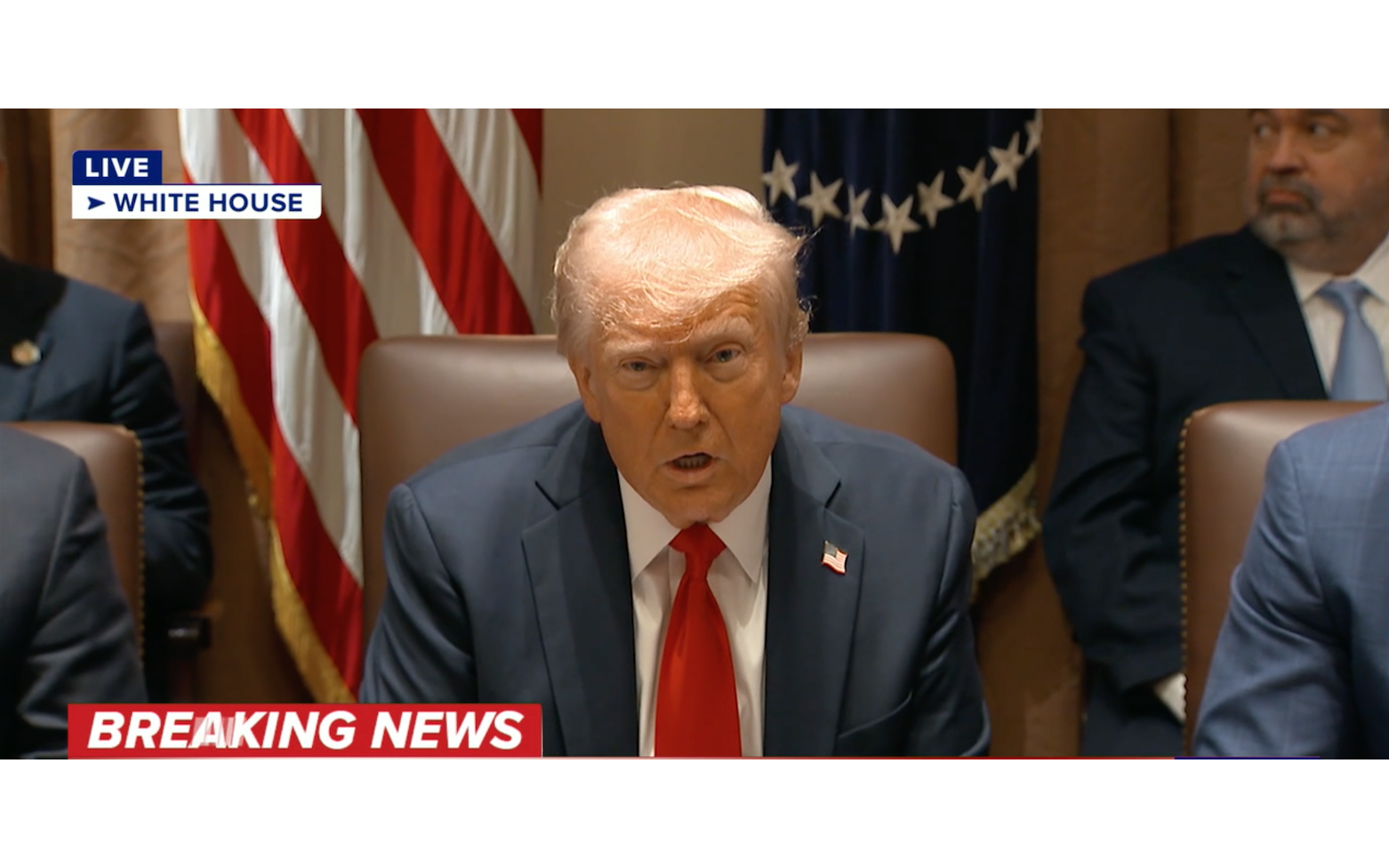 Tổng thống Donald Trump tuyên bố áp thêm thuế với hàng hóa Trung Quốc
