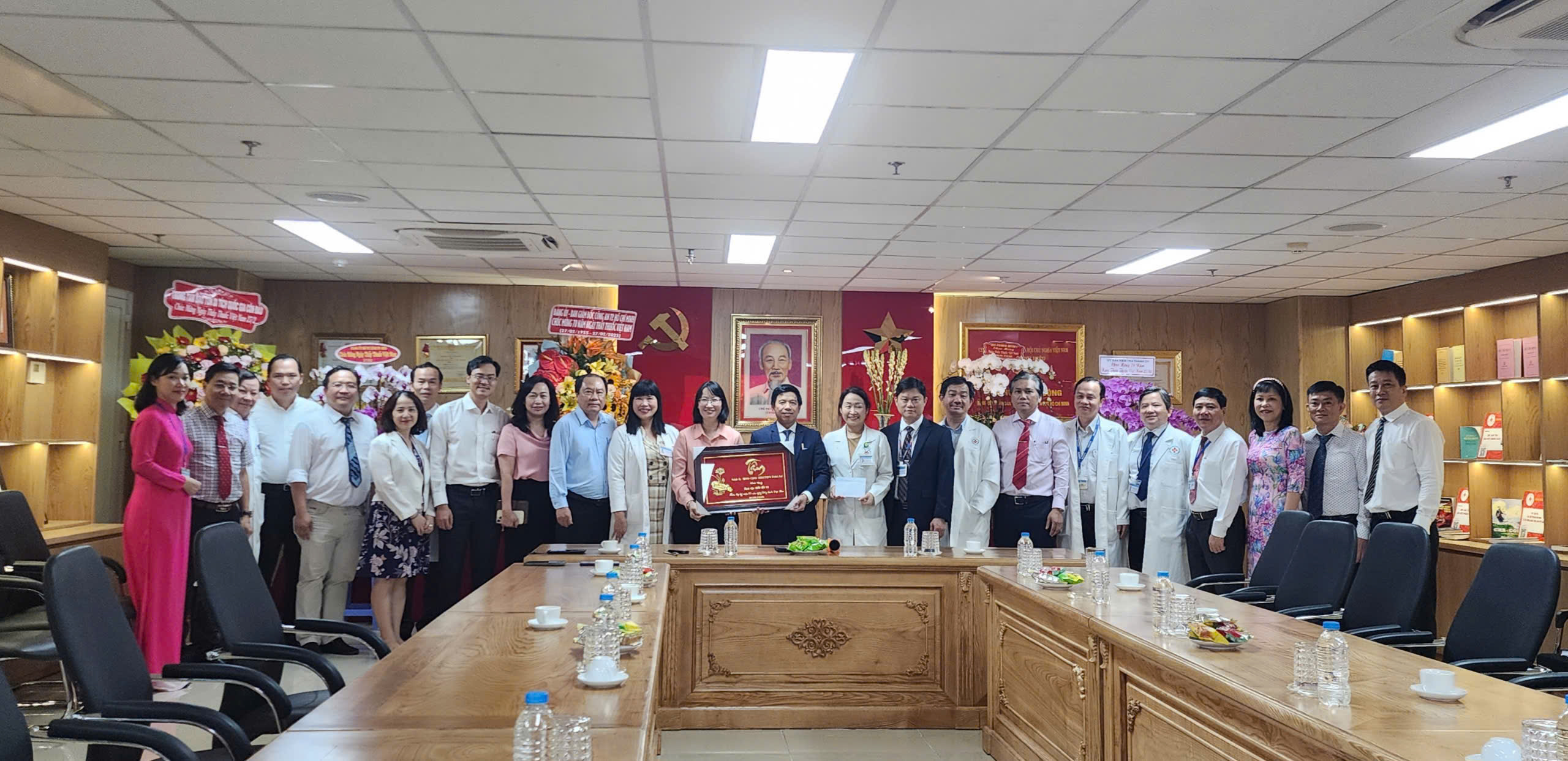 Những con số và thành tựu ấn tượng của Bệnh viện Nhân dân 115 - Ảnh 3.