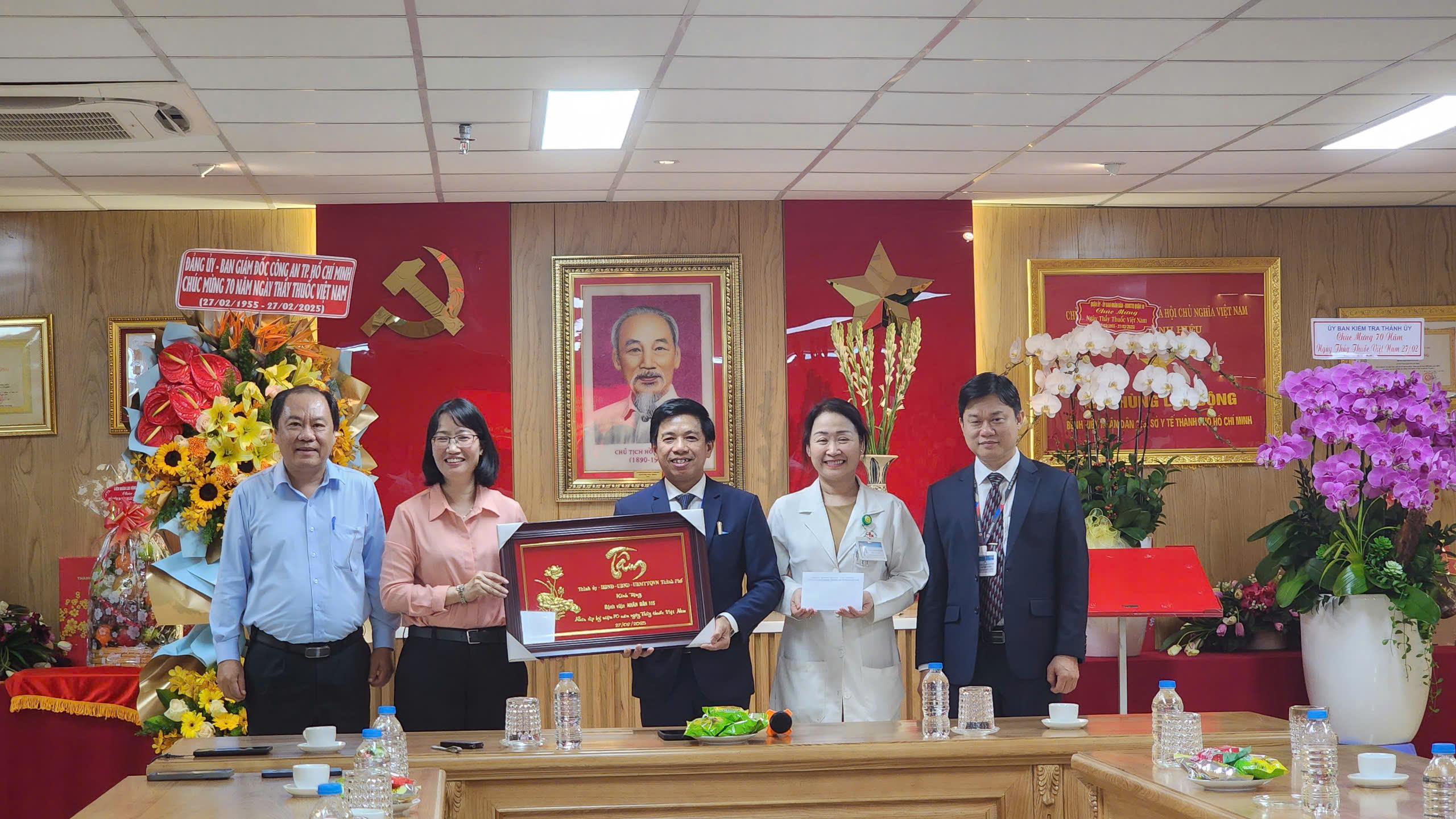 Những con số và thành tựu ấn tượng của Bệnh viện Nhân dân 115 - Ảnh 2.