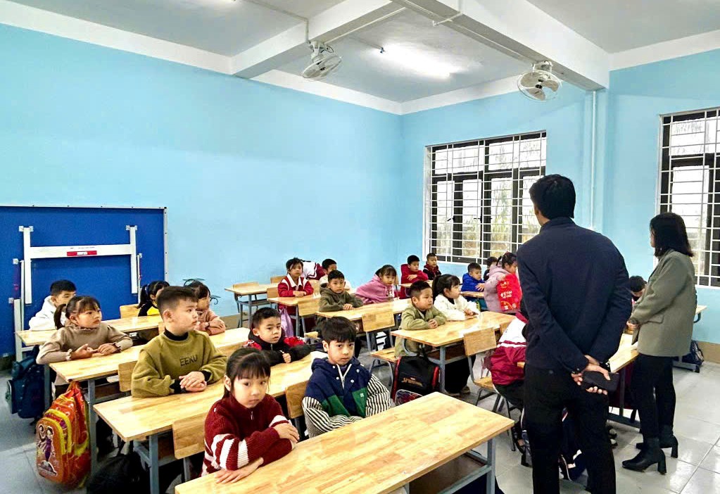 Hơn 150 học sinh đ&atilde; đi học trở lại sau Tết: Ch&iacute;nh quyền sẽ x&acirc;y trường mới năm 2025!- Ảnh 2.
