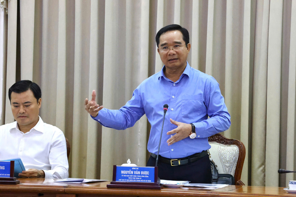 Chủ tịch UBND TP HCM Nguyễn Văn Được ph&aacute;t biểu tại phi&ecirc;n họp. Ảnh: TRUNG T&Acirc;M B&Aacute;O CH&Iacute; TP HCM