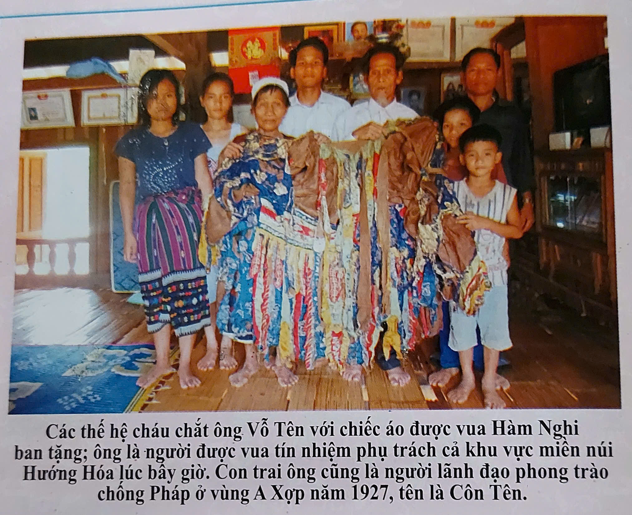 Dòng họ 5 đời giữ áo Vua ban- Ảnh 6.