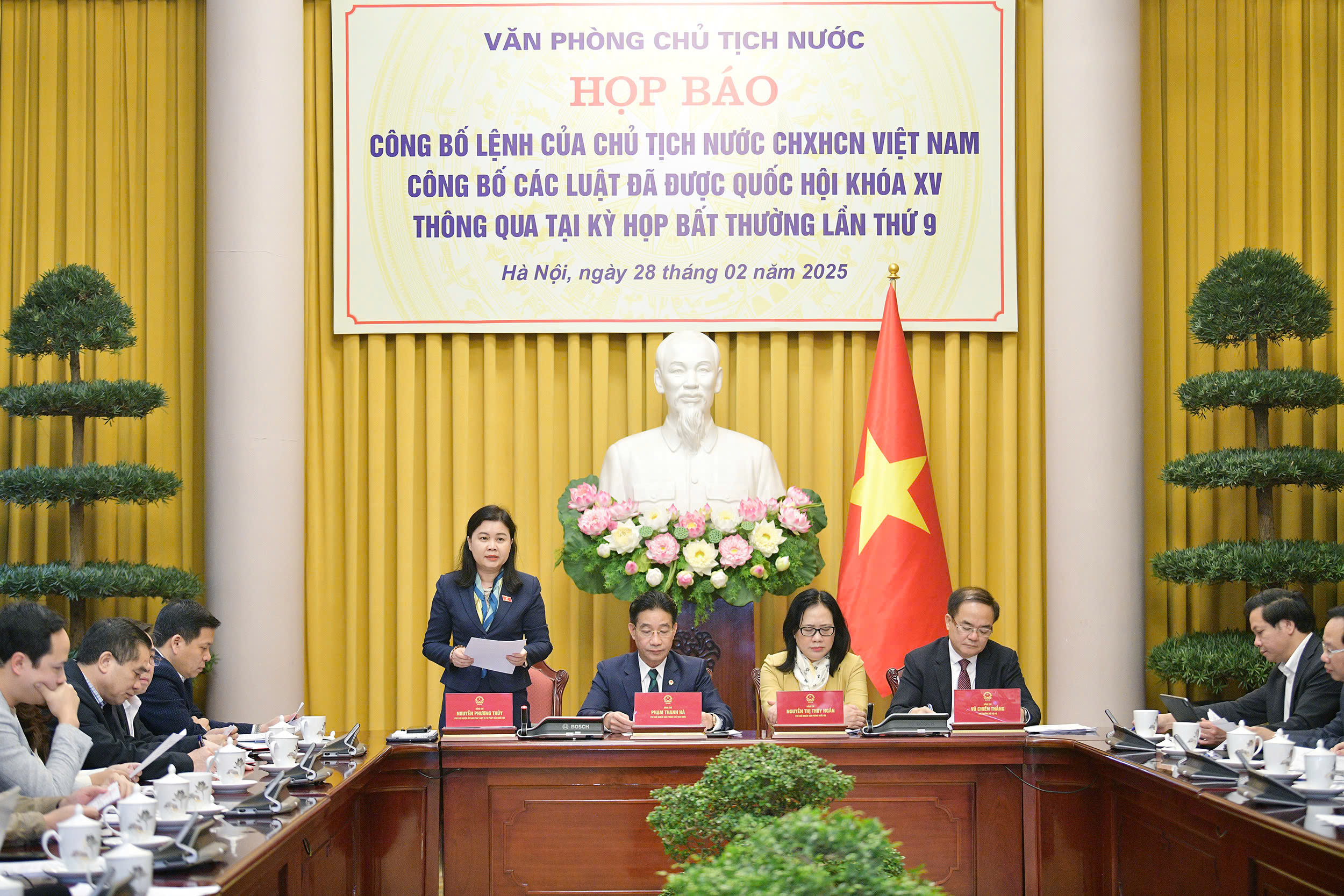 Sẽ phải sửa Hiến ph&aacute;p nếu bỏ cấp huyện- Ảnh 1.