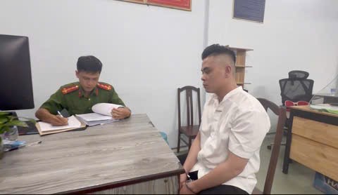 Bắt thanh ni&ecirc;n đ&aacute;nh nh&acirc;n vi&ecirc;n bảo vệ ở phố đi bộ Nguyễn Huệ- Ảnh 1.