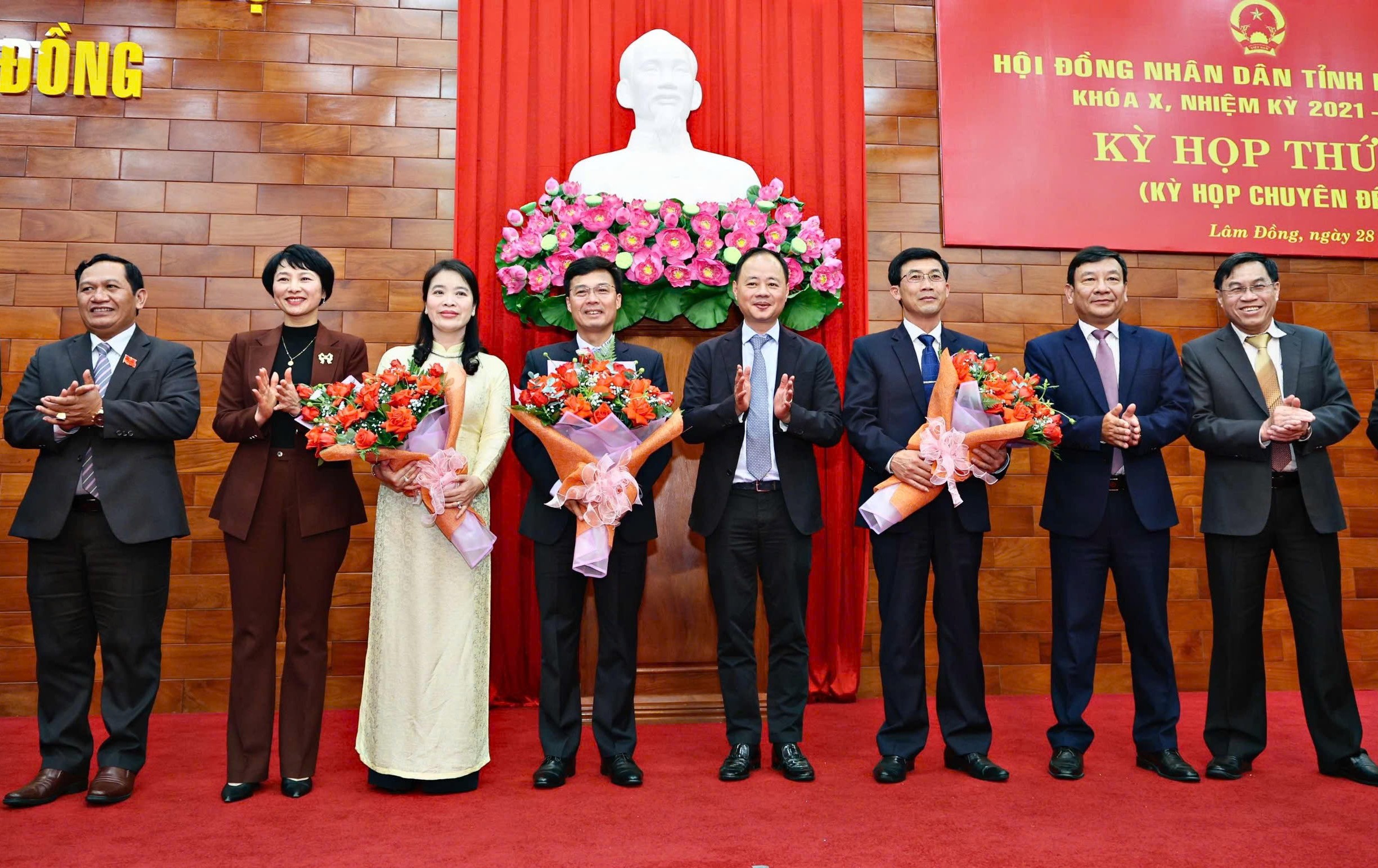 L&acirc;m Đồng c&oacute; t&acirc;n Ph&oacute; chủ tịch UBND tỉnh- Ảnh 1.