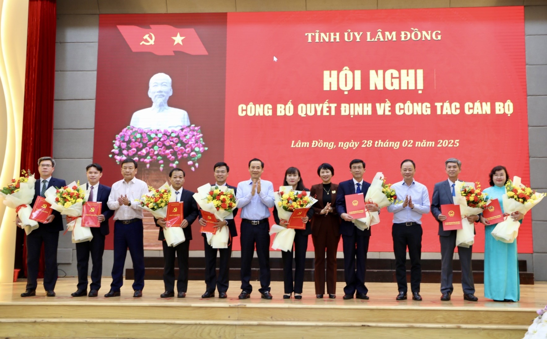 L&acirc;m Đồng c&oacute; t&acirc;n Ph&oacute; chủ tịch UBND tỉnh- Ảnh 2.