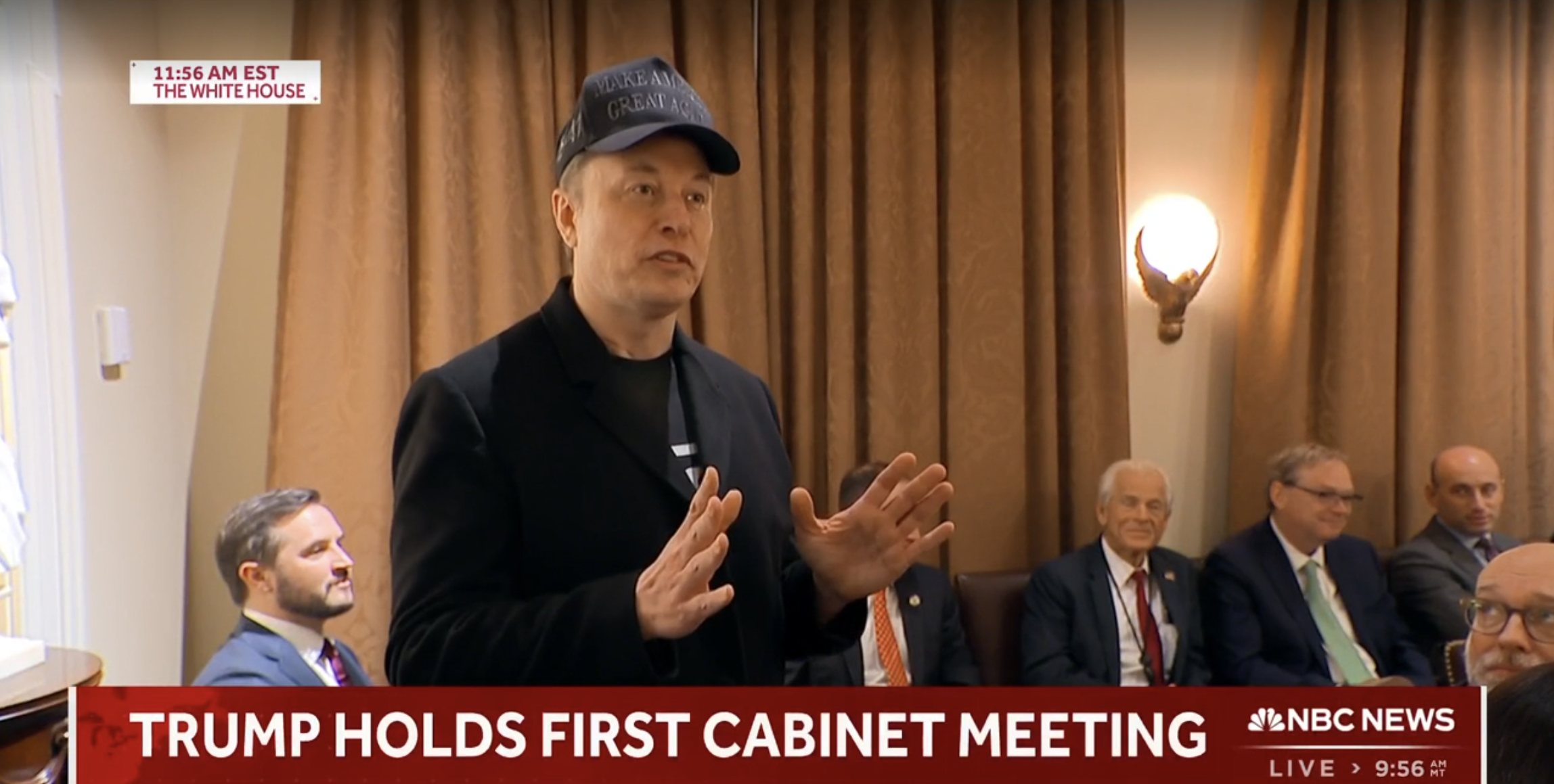 Tỉ ph&uacute; Elon Musk tham gia cuộc họp nội c&aacute;c của Tổng thống Donald Trump h&ocirc;m 26-2. ảnh: NBC News