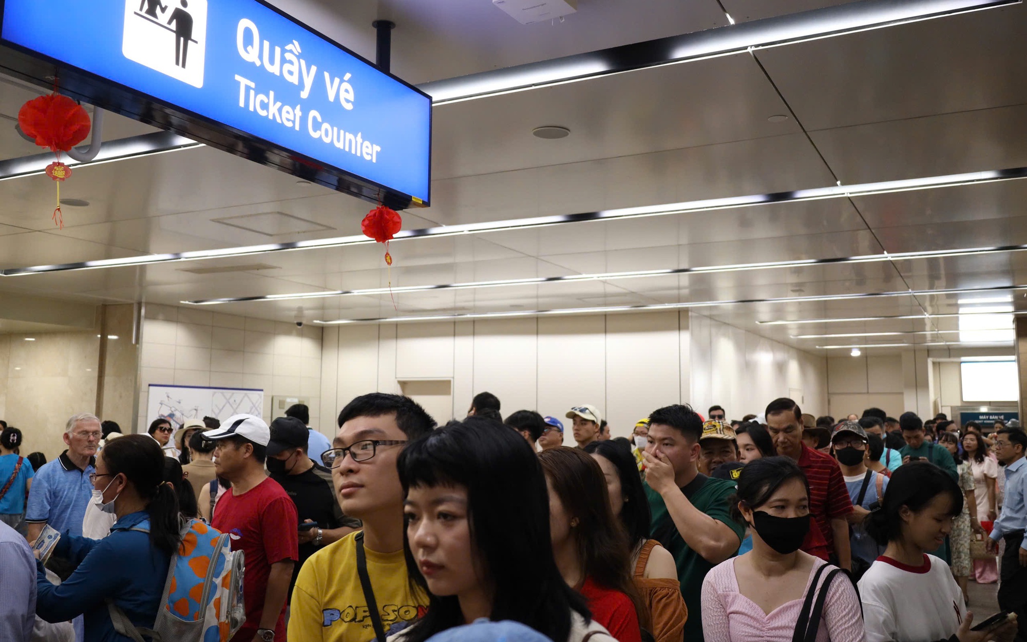 Chỉ 10 ng&agrave;y Tết, metro số 1 thu về h&agrave;ng chục tỉ đồng