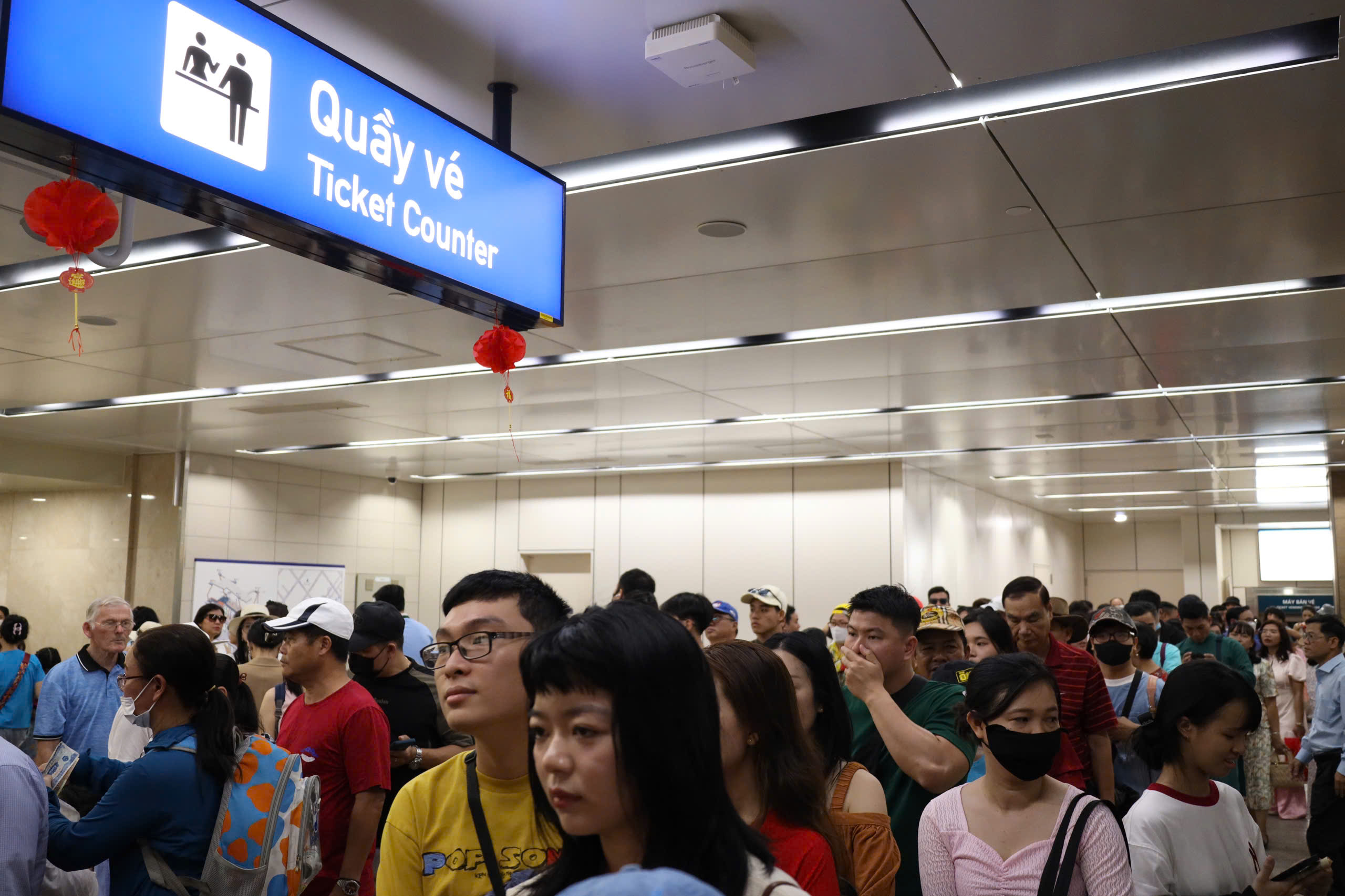Chỉ 10 ng&agrave;y Tết, metro số 1 thu về h&agrave;ng chục tỉ đồng- Ảnh 1.
