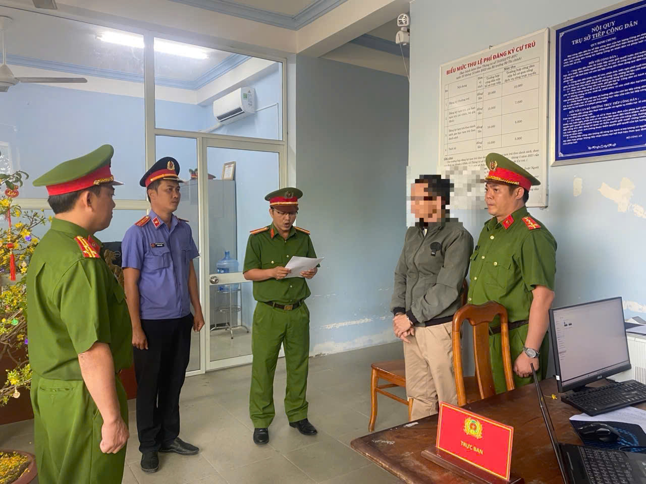 Bắt tạm giam thầy gi&aacute;o x&acirc;m hại nữ sinh lớp 10 tại B&igrave;nh Thuận- Ảnh 1.