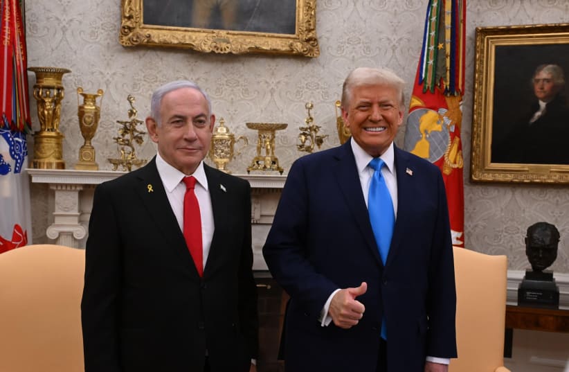 Tổng thống Trump n&oacute;i Mỹ sẽ "tiếp quản Dải Gaza"- Ảnh 1.