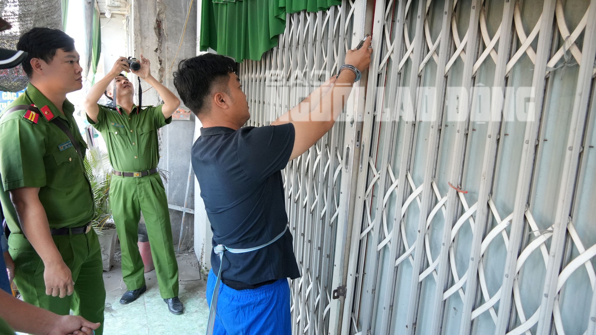 CLIP: Bắt giữ 2 đối tượng s&aacute;t hại d&atilde; man người chuyển giới- Ảnh 5.