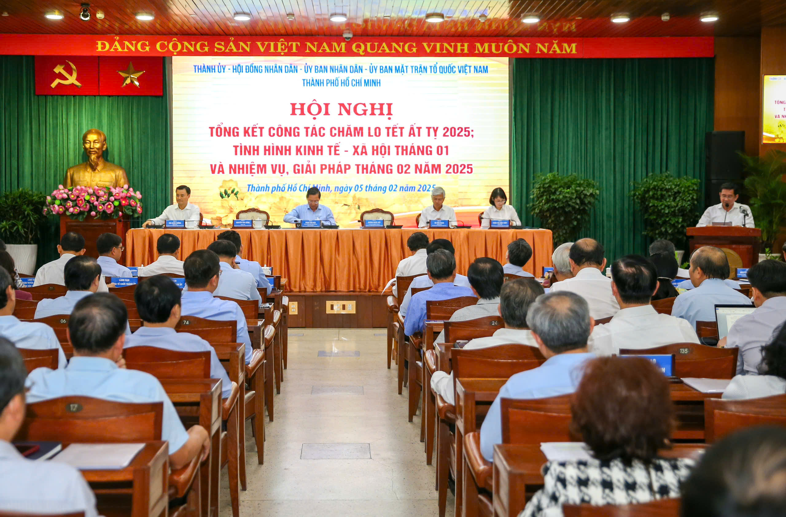 TP HCM đồng l&ograve;ng, bứt ph&aacute; trong năm 2025- Ảnh 1.