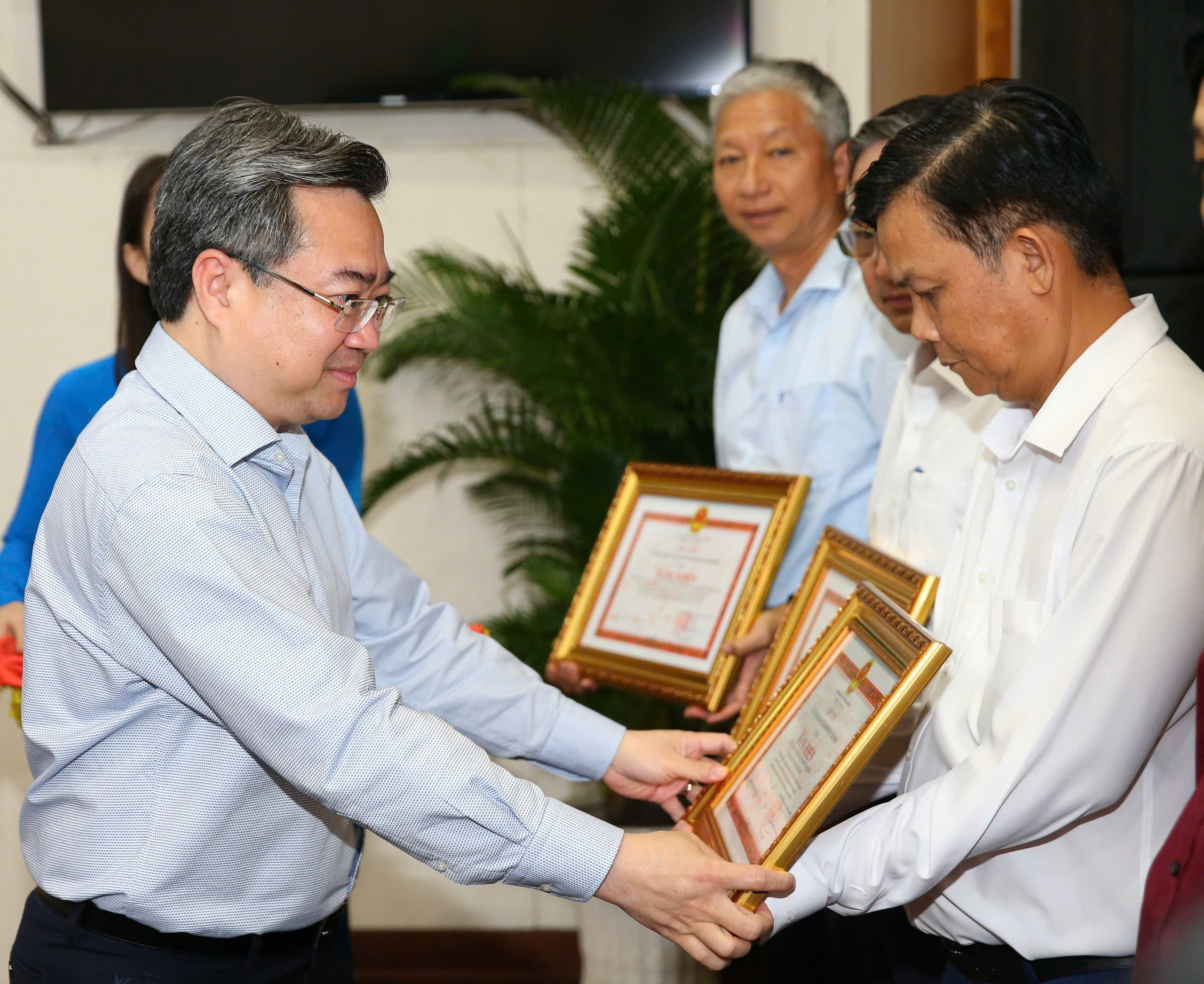 B&iacute; thư Th&agrave;nh ủy Nguyễn Văn N&ecirc;n: Năm 2025 rất quan trọng, TP HCM phải đột ph&aacute;- Ảnh 3.