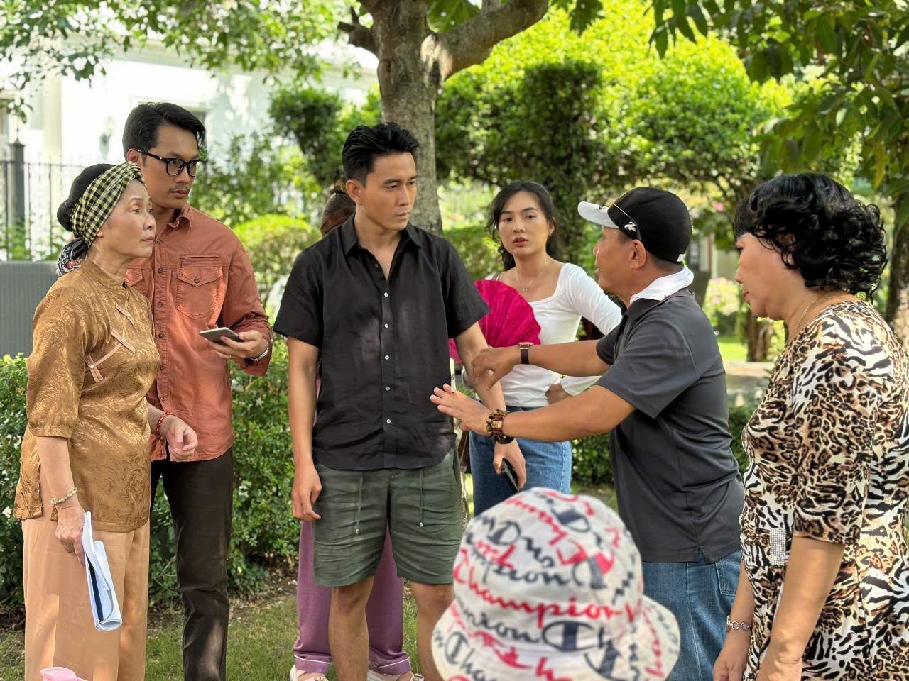 "Mẹ chồng quốc d&acirc;n" Lan Hương t&aacute;i xuất m&agrave;n ảnh nhỏ- Ảnh 5.