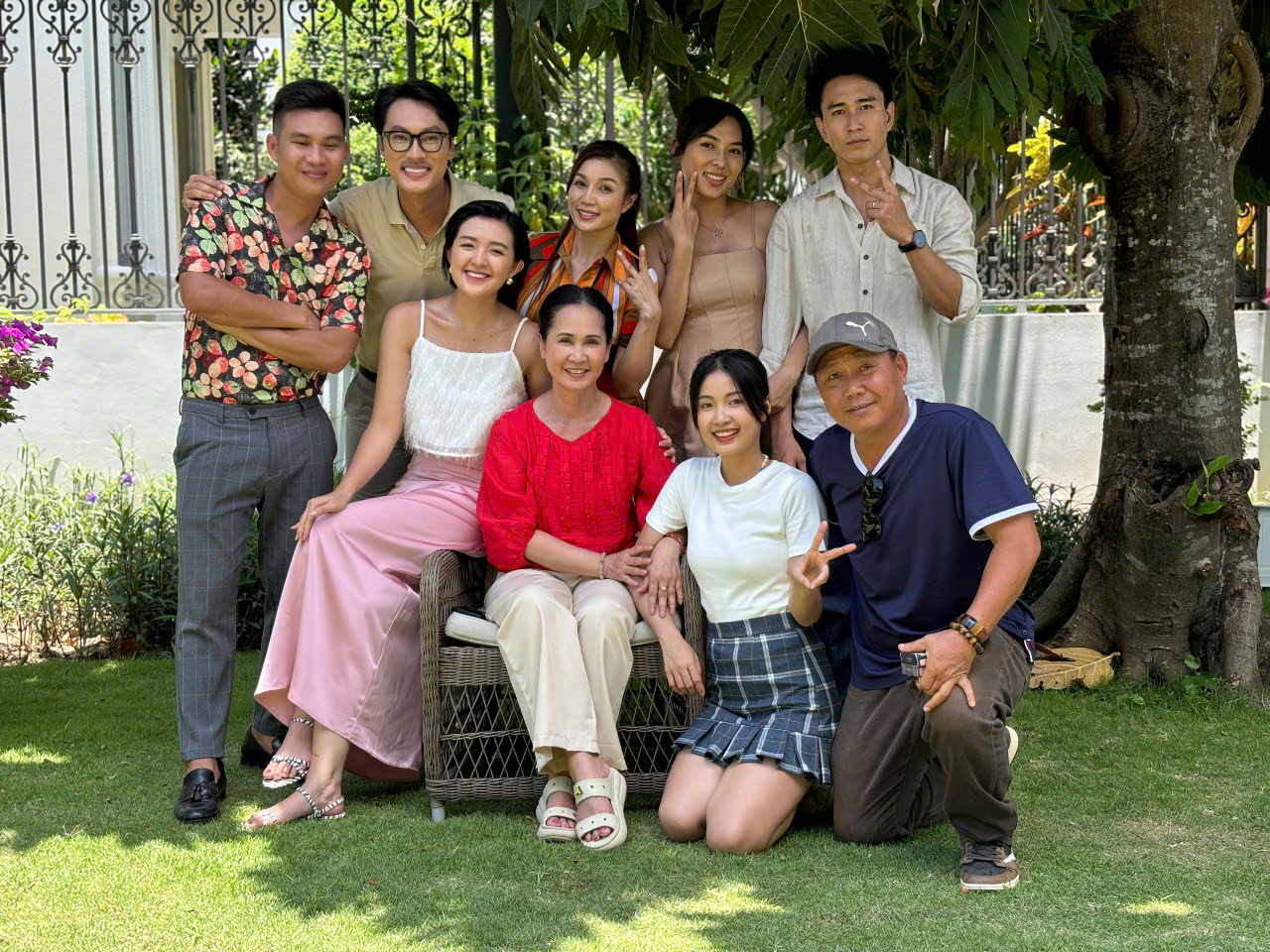 "Mẹ chồng quốc d&acirc;n" Lan Hương t&aacute;i xuất m&agrave;n ảnh nhỏ- Ảnh 2.