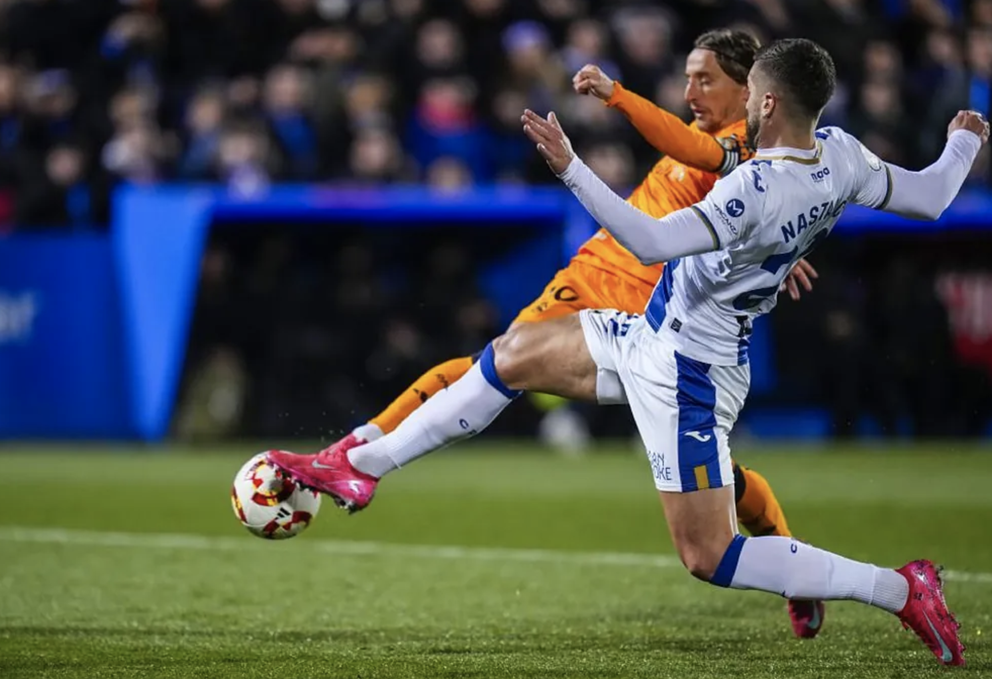 Thắng nghẹt thở Leganes ph&uacute;t 90+3, Real Madrid đoạt v&eacute; b&aacute;n kết C&uacute;p Nh&agrave; vua- Ảnh 2.