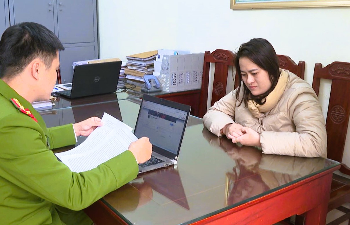 Nhờ giải hạn online, bị nữ thầy b&oacute;i lừa hơn 1 tỉ đồng- Ảnh 1.