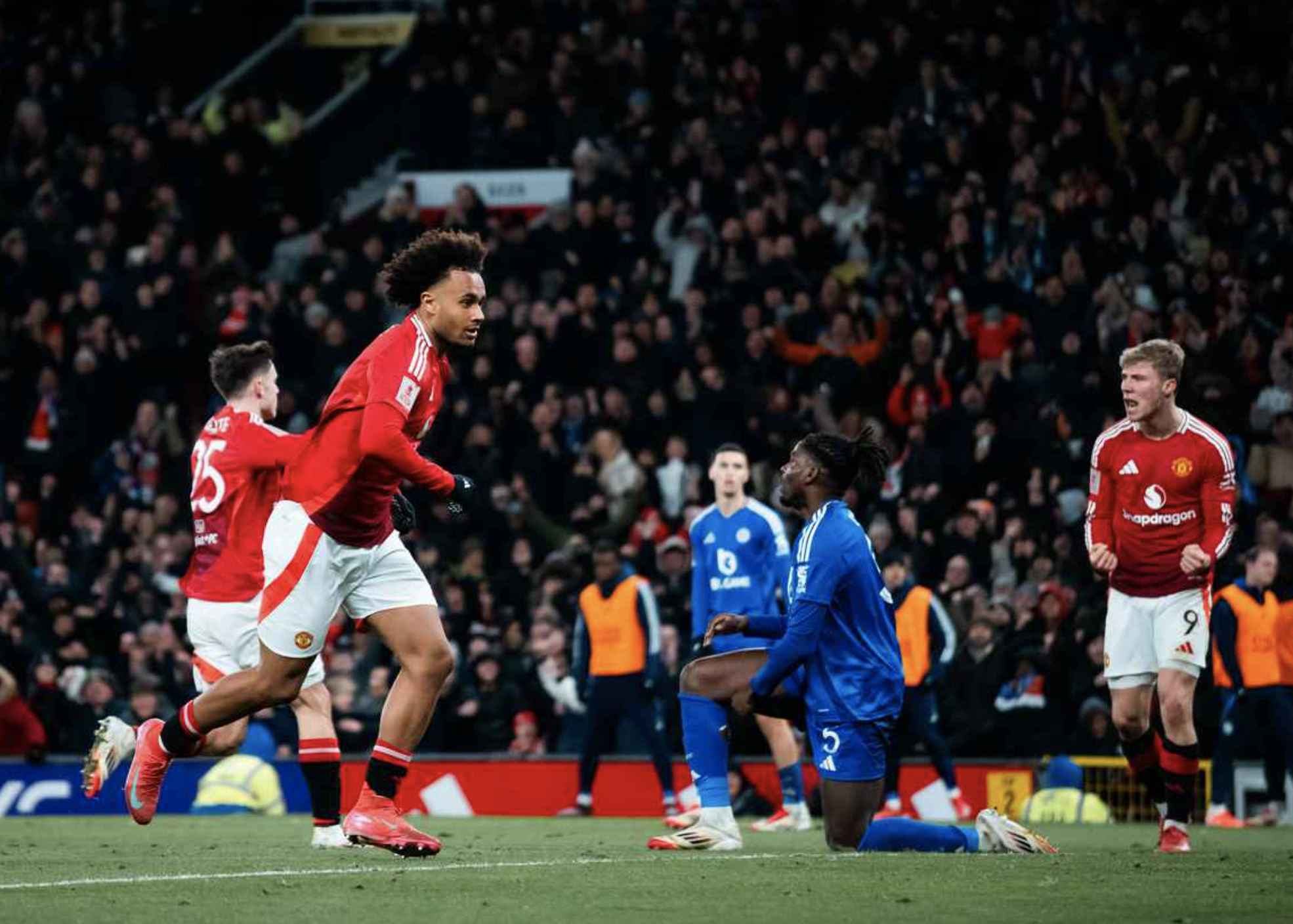 Harry Maguire ghi b&agrave;n như tiền đạo, Man United ngược d&ograve;ng v&agrave;o v&ograve;ng 5 FA Cup- Ảnh 5.