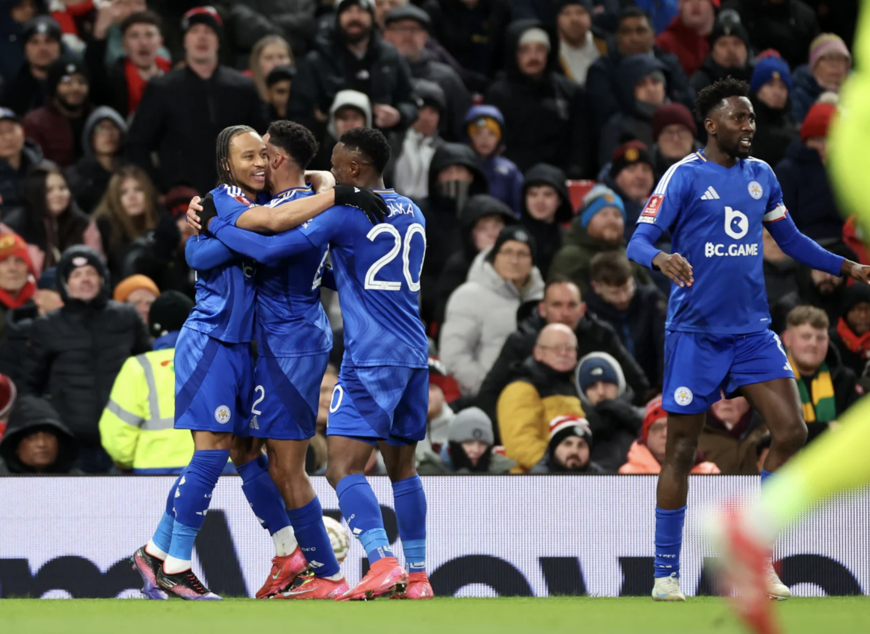 Harry Maguire ghi b&agrave;n như tiền đạo, Man United ngược d&ograve;ng v&agrave;o v&ograve;ng 5 FA Cup- Ảnh 3.