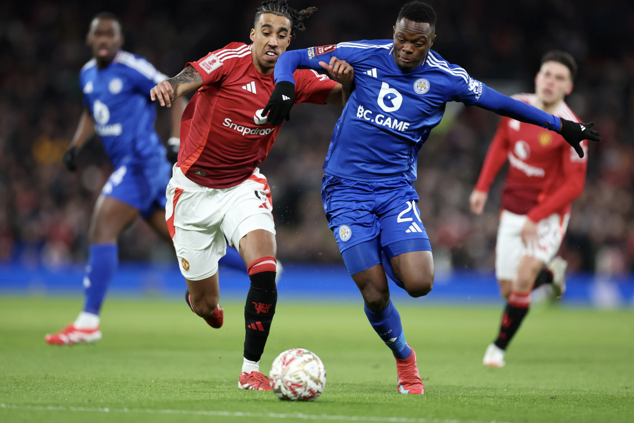 Harry Maguire ghi b&agrave;n như tiền đạo, Man United ngược d&ograve;ng v&agrave;o v&ograve;ng 5 FA Cup- Ảnh 1.