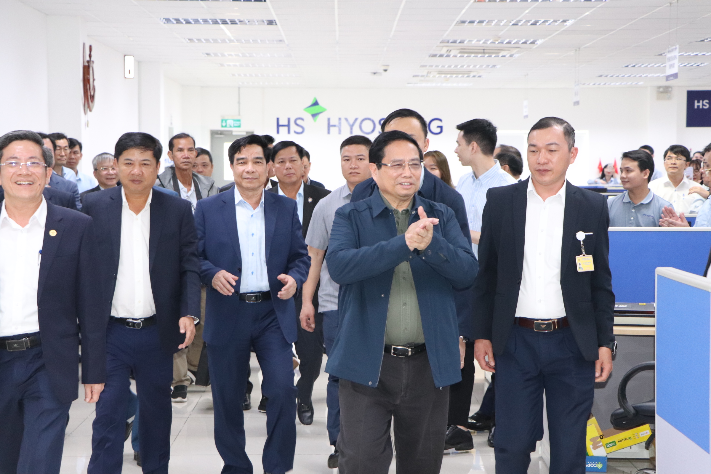 Thủ tướng "đặt hàng" THACO nghiên cứu, sản xuất tàu đường sắt tốc độ cao - Ảnh 4.