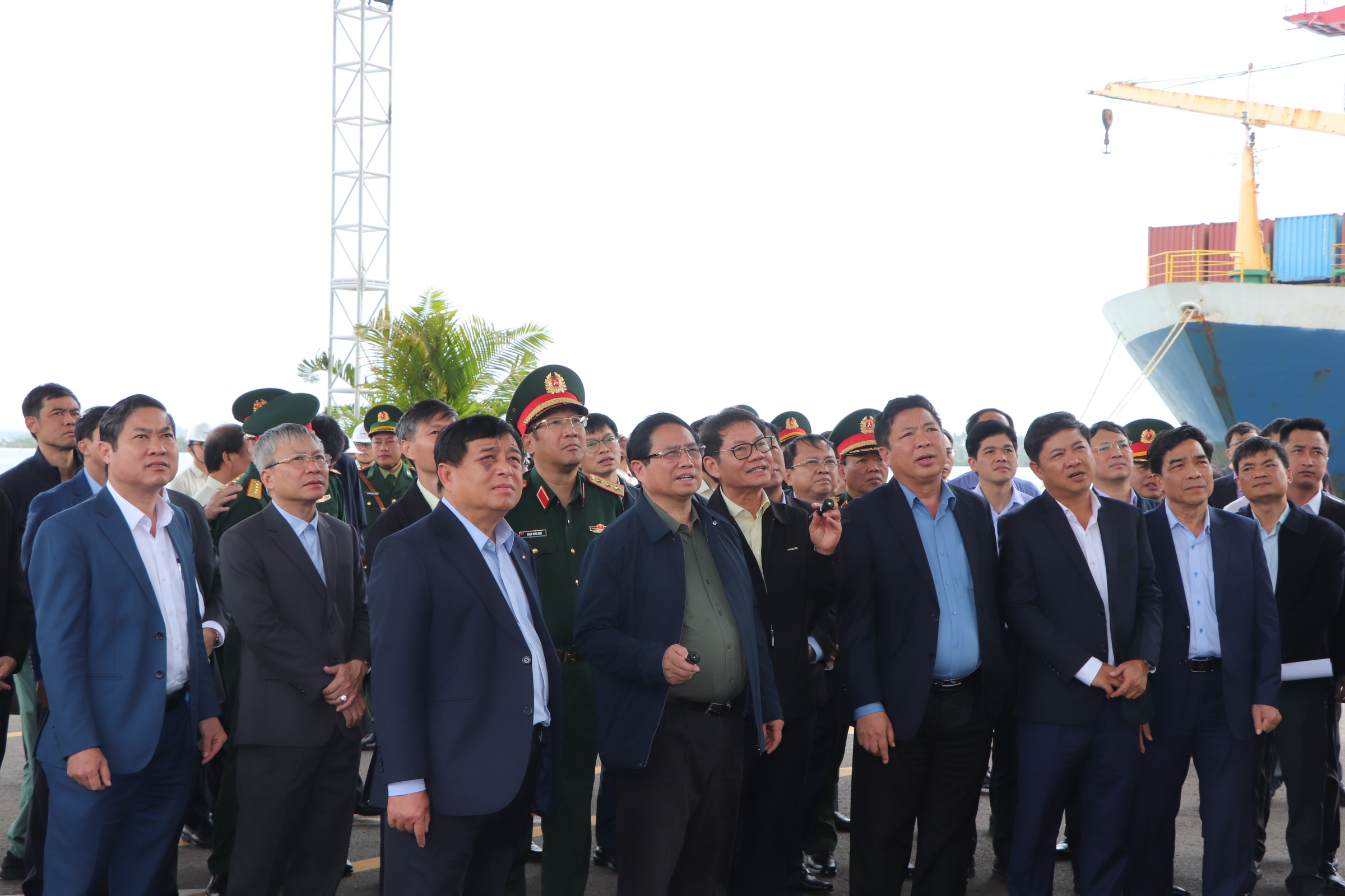 Thủ tướng "đặt hàng" THACO nghiên cứu, sản xuất tàu đường sắt tốc độ cao - Ảnh 10.