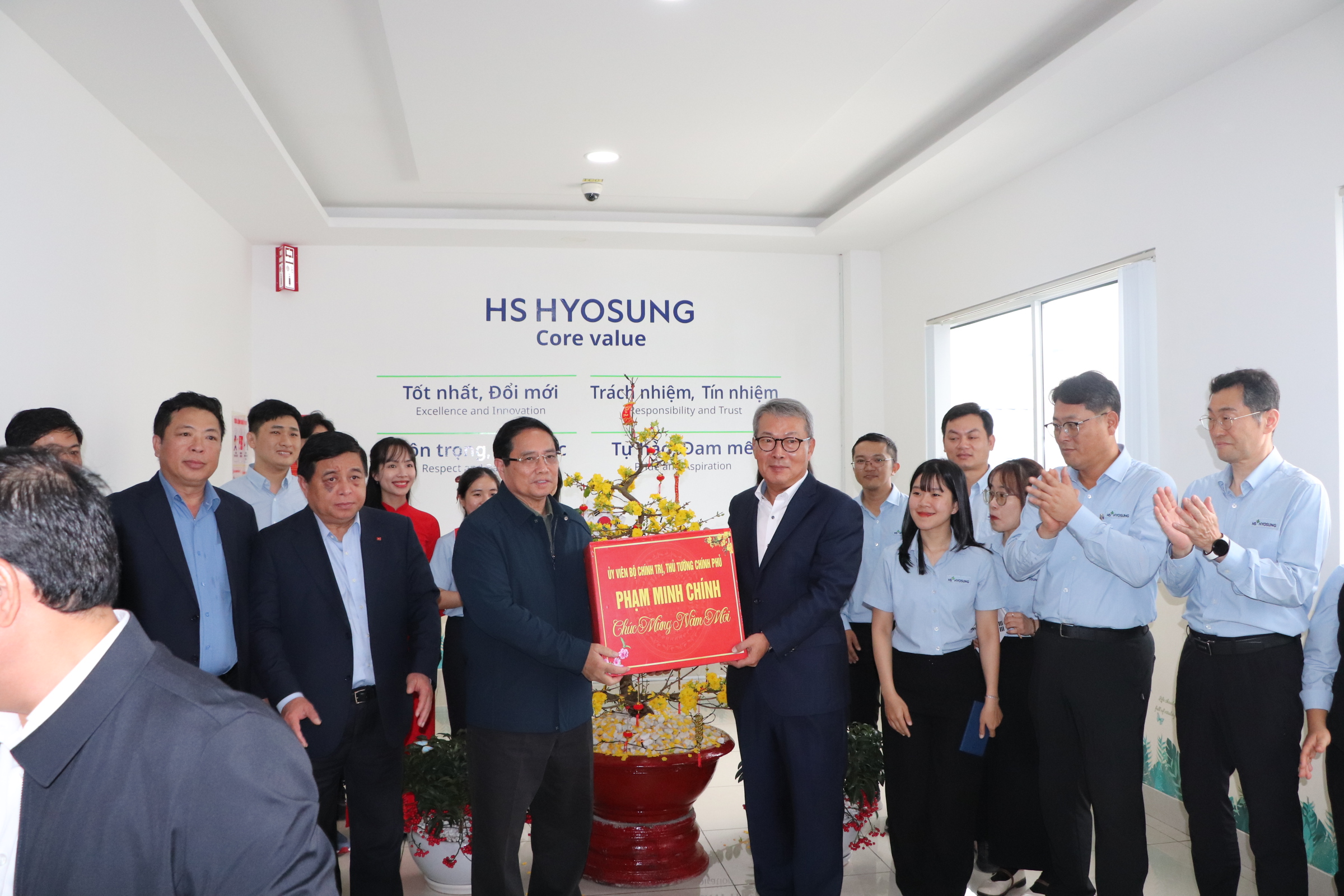Thủ tướng "đặt hàng" THACO nghiên cứu, sản xuất tàu đường sắt tốc độ cao - Ảnh 5.