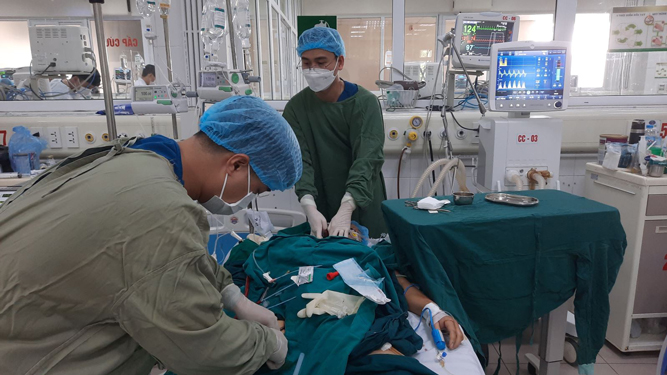 Điều trị, chăm s&oacute;c bệnh nh&acirc;n nhiễm c&uacute;m tại cơ sở y tế