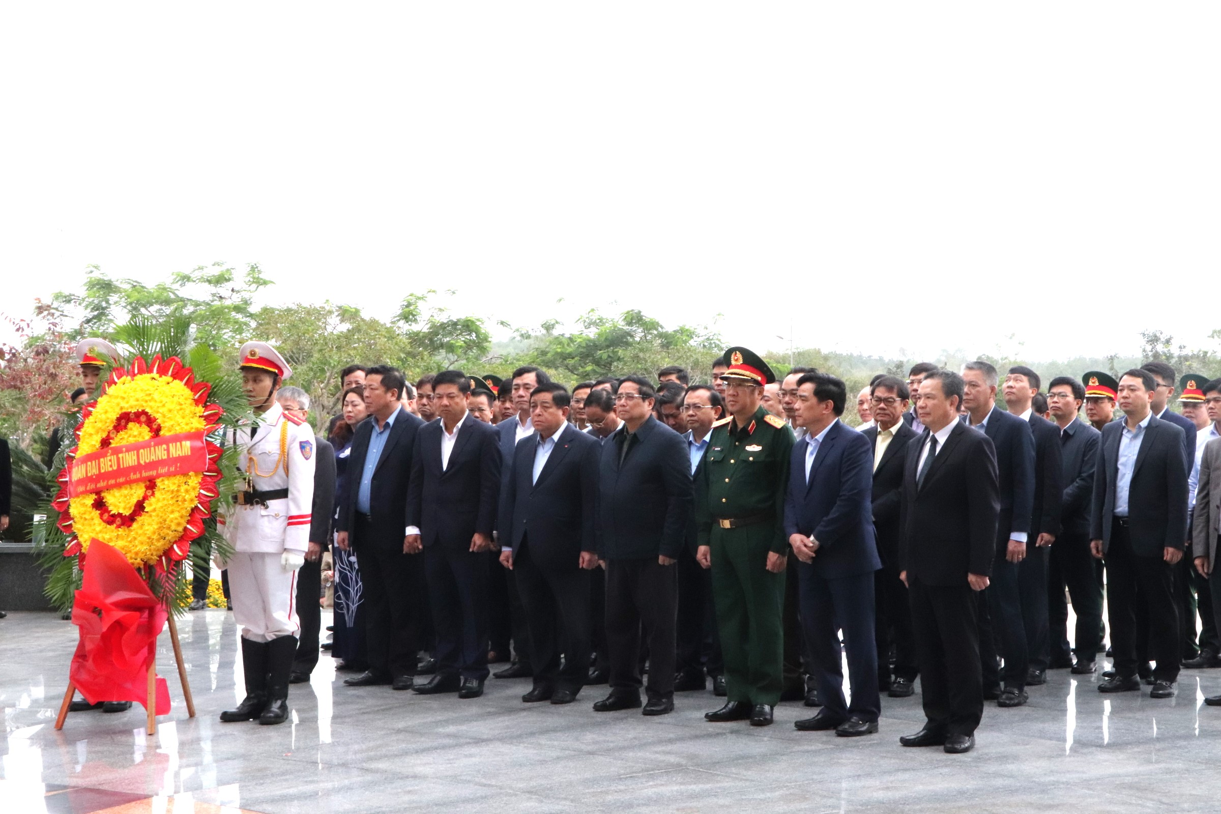 Thủ tướng "đặt hàng" THACO nghiên cứu, sản xuất tàu đường sắt tốc độ cao - Ảnh 2.