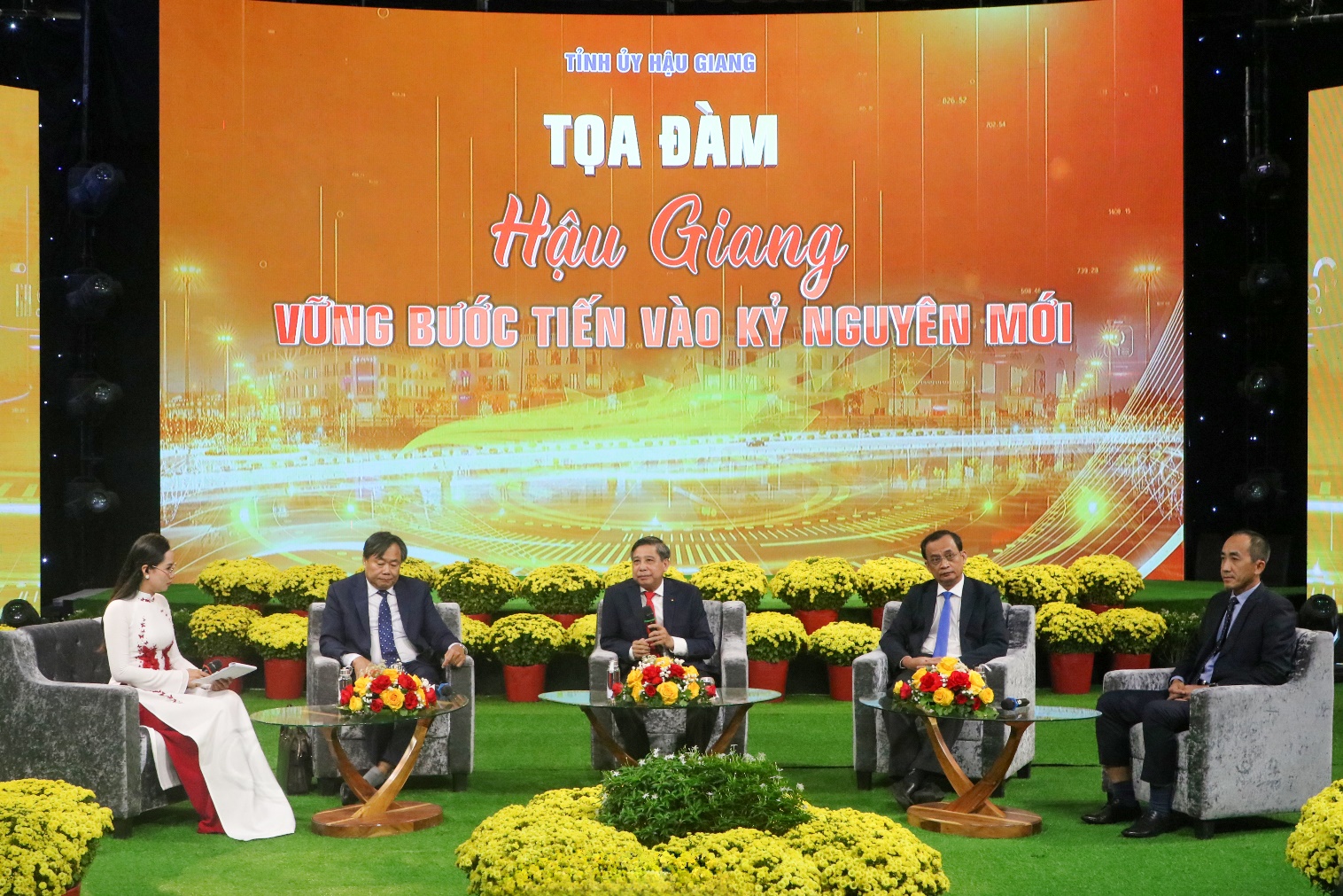 Với thế v&agrave; lực đủ đầy, Hậu Giang tự tin tiến v&agrave;o kỷ nguy&ecirc;n mới- Ảnh 1.