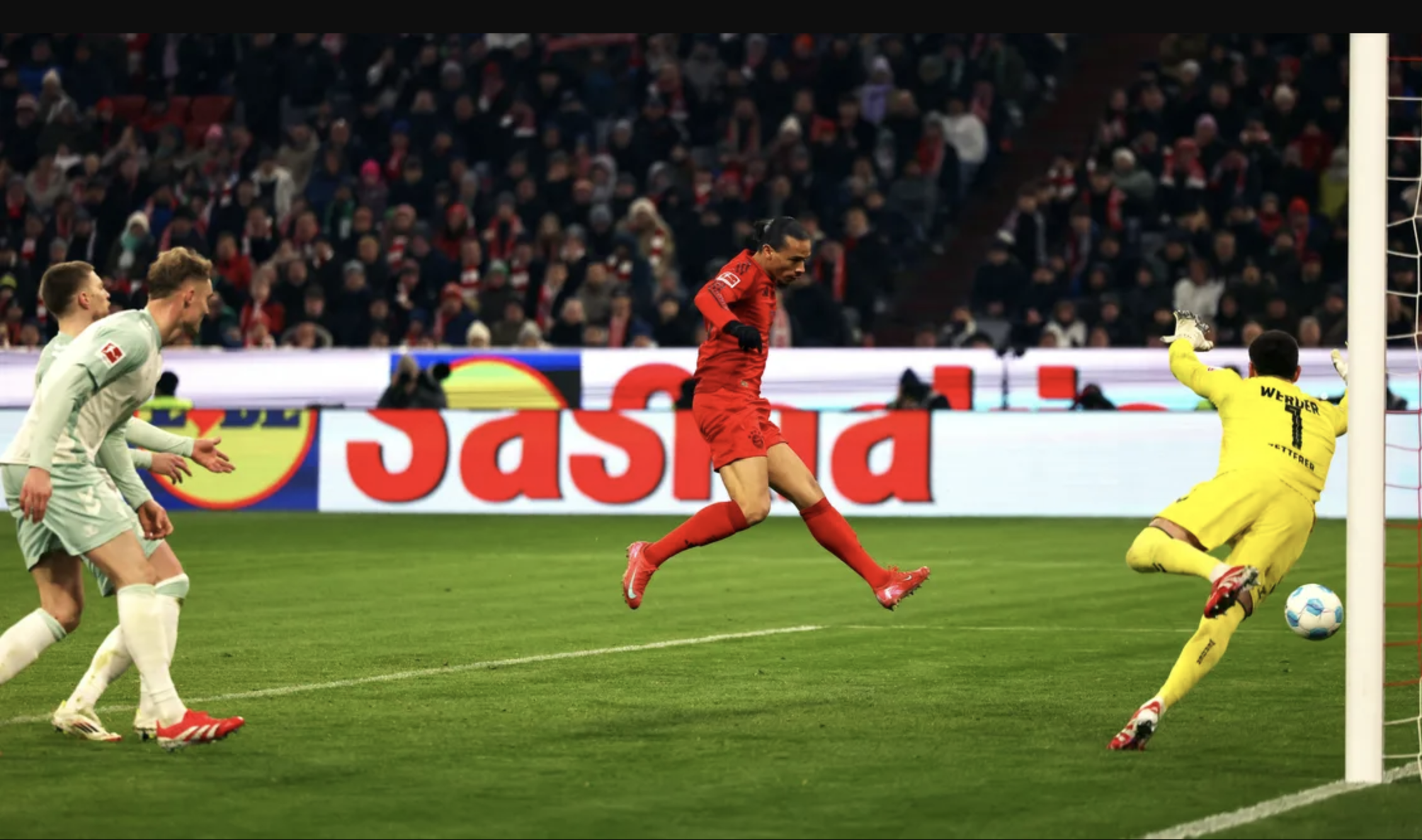 Harry Kane tỏa s&aacute;ng chấm phạt đền, Bayern Munich v&ugrave;i dập Bremen vững ng&ocirc;i đầu- Ảnh 3.