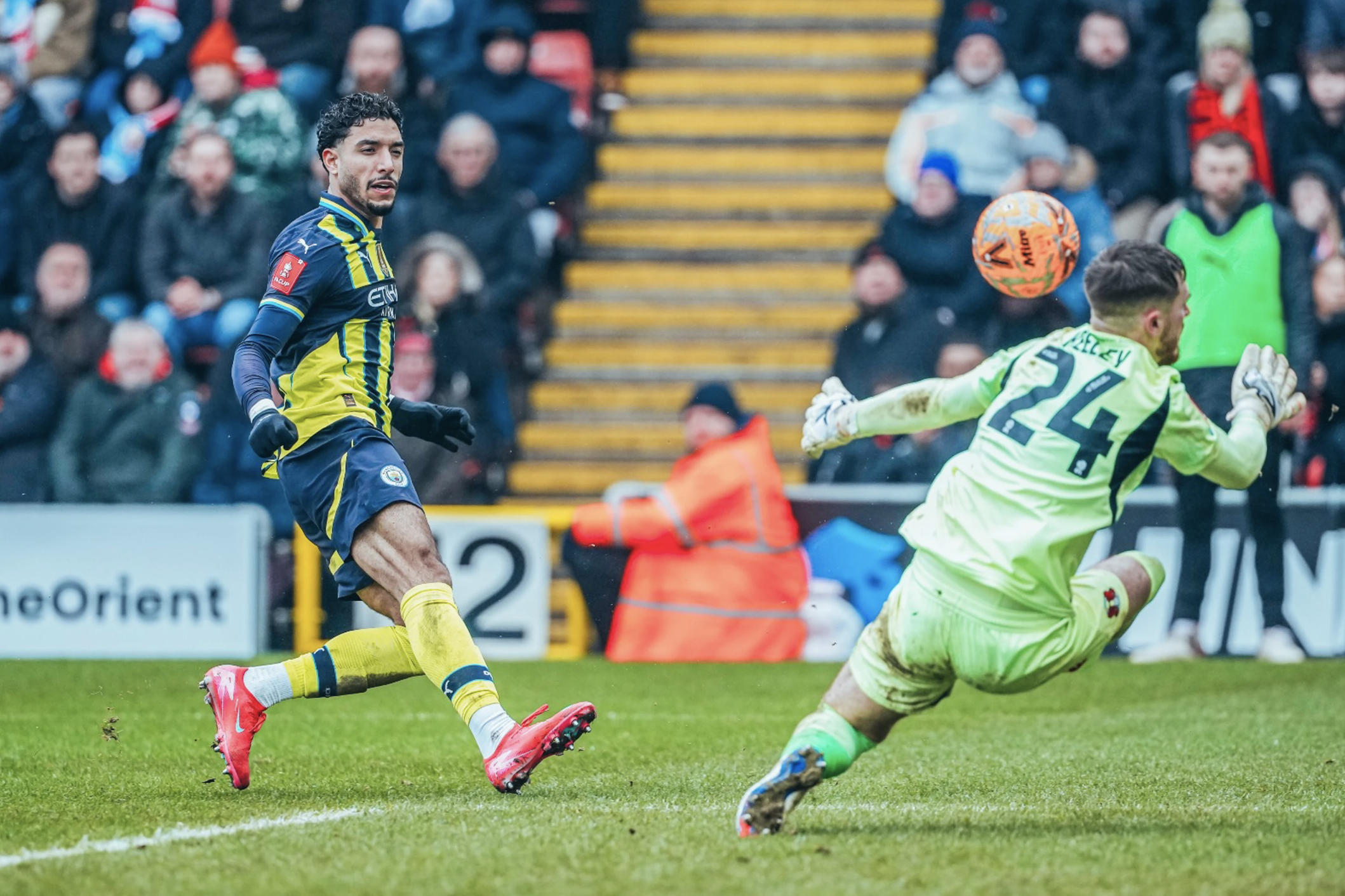 Chật vật thắng Leyton Orient, Man City gi&agrave;nh v&eacute; v&ograve;ng 5 FA Cup- Ảnh 2.