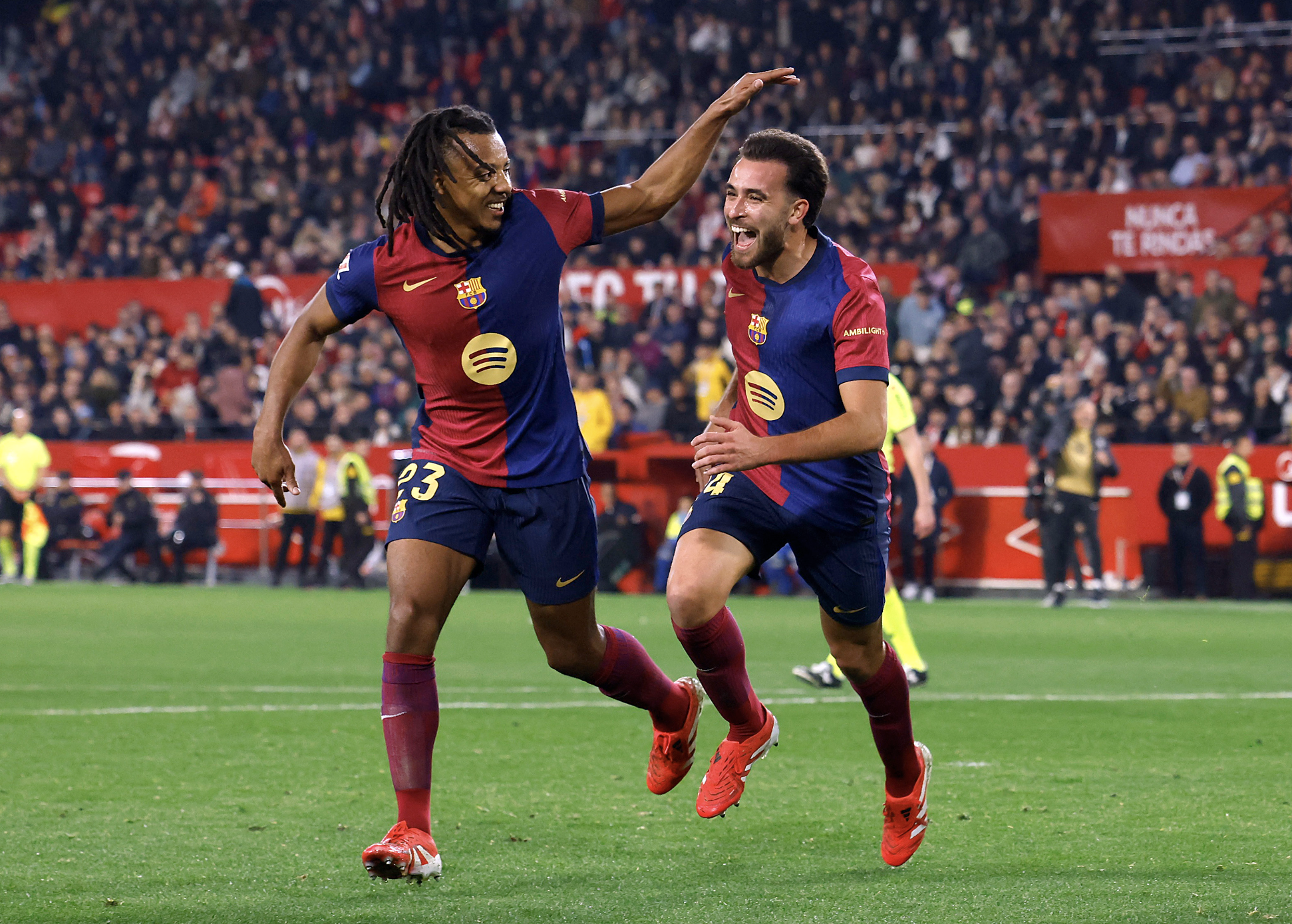Thắng v&ugrave;i dập Sevilla, Barcelona tăng tốc đua v&ocirc; địch La Liga- Ảnh 9.
