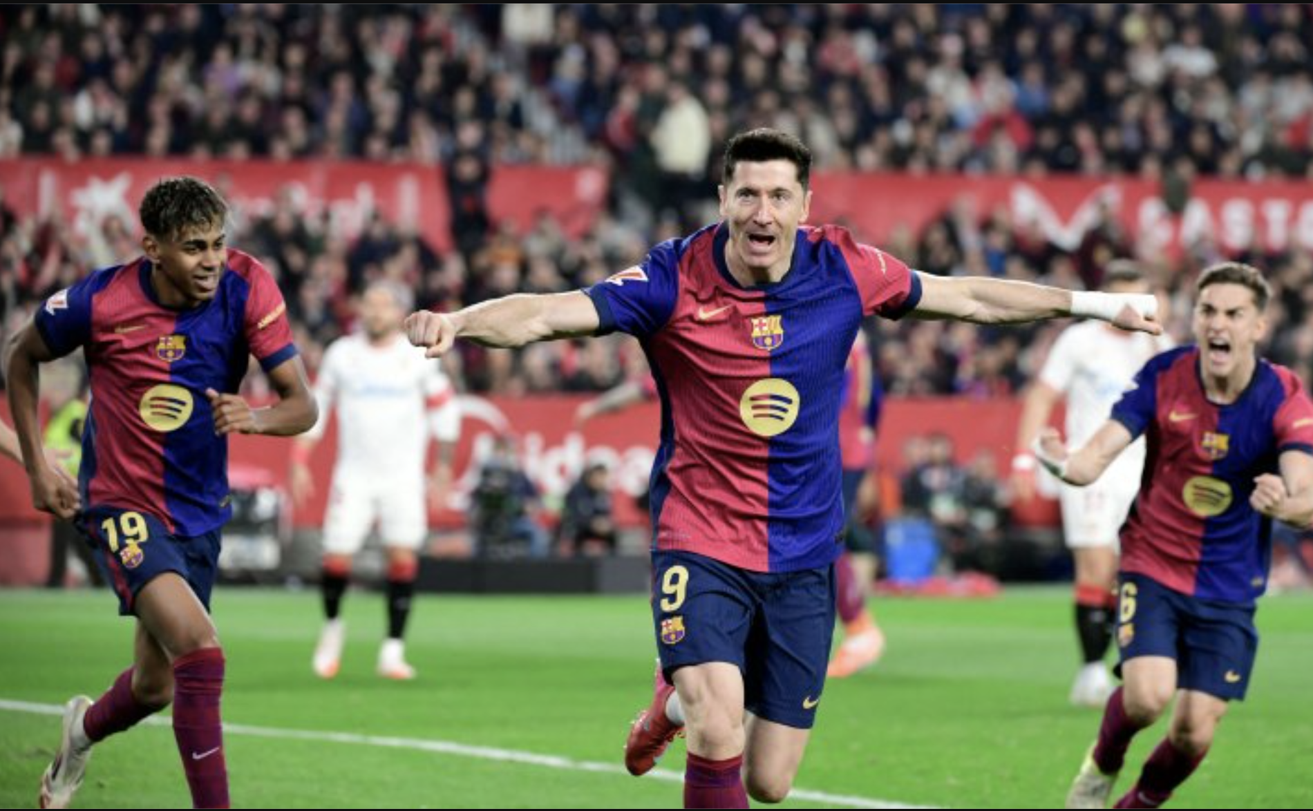 Thắng v&ugrave;i dập Sevilla, Barcelona tăng tốc đua v&ocirc; địch La Liga- Ảnh 2.